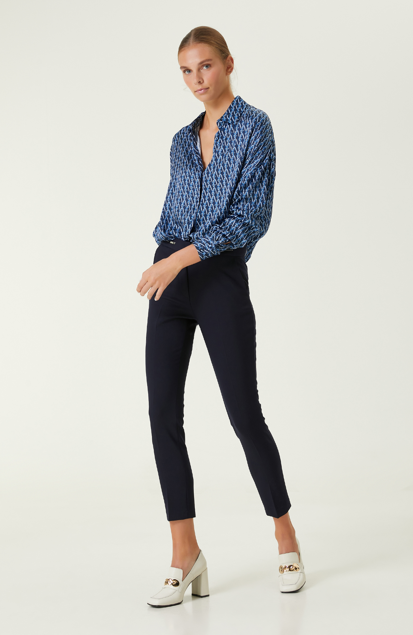 Lacivert Mavi Logo Desenli Gömlek