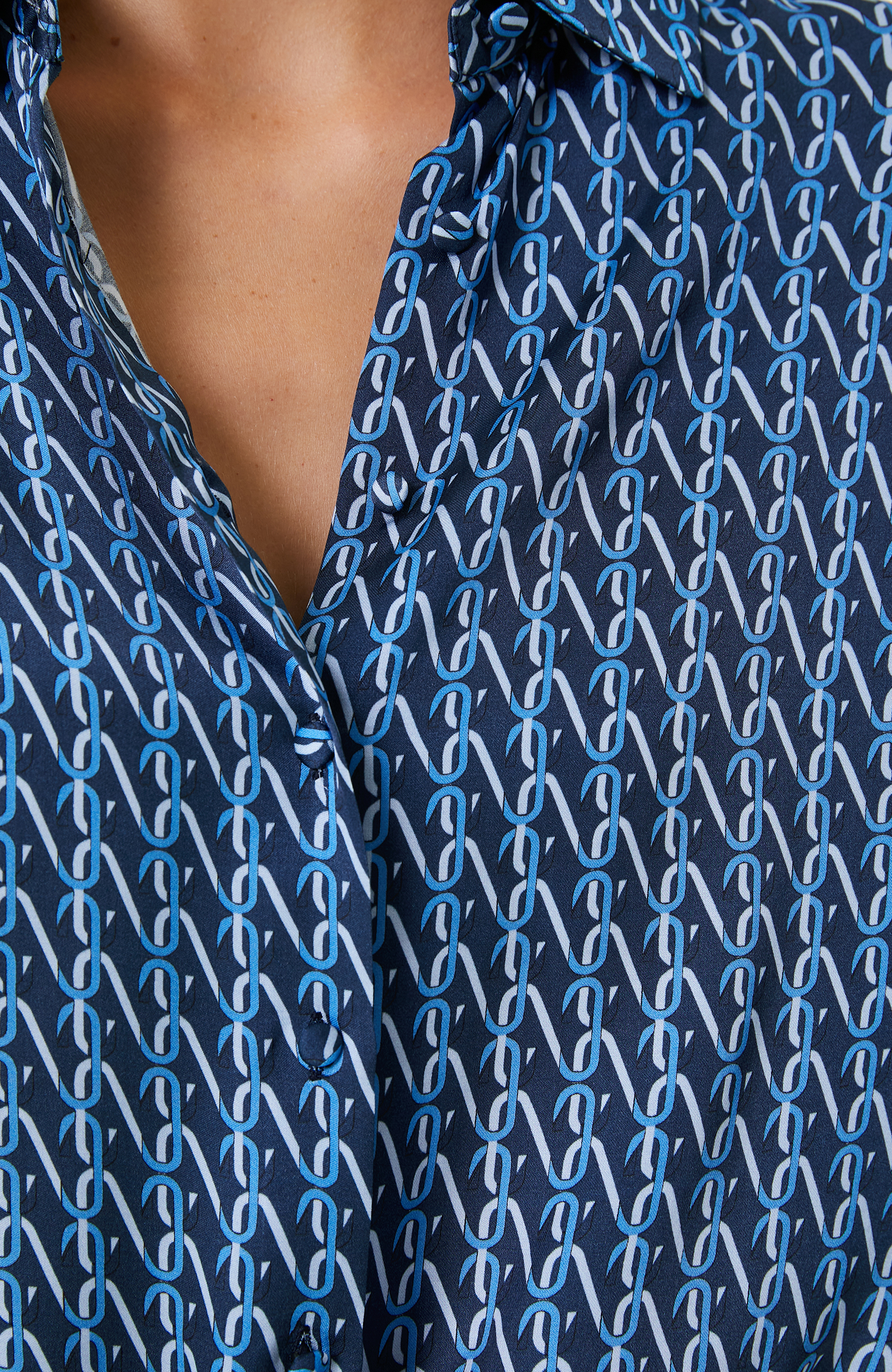 Lacivert Mavi Logo Desenli Gömlek