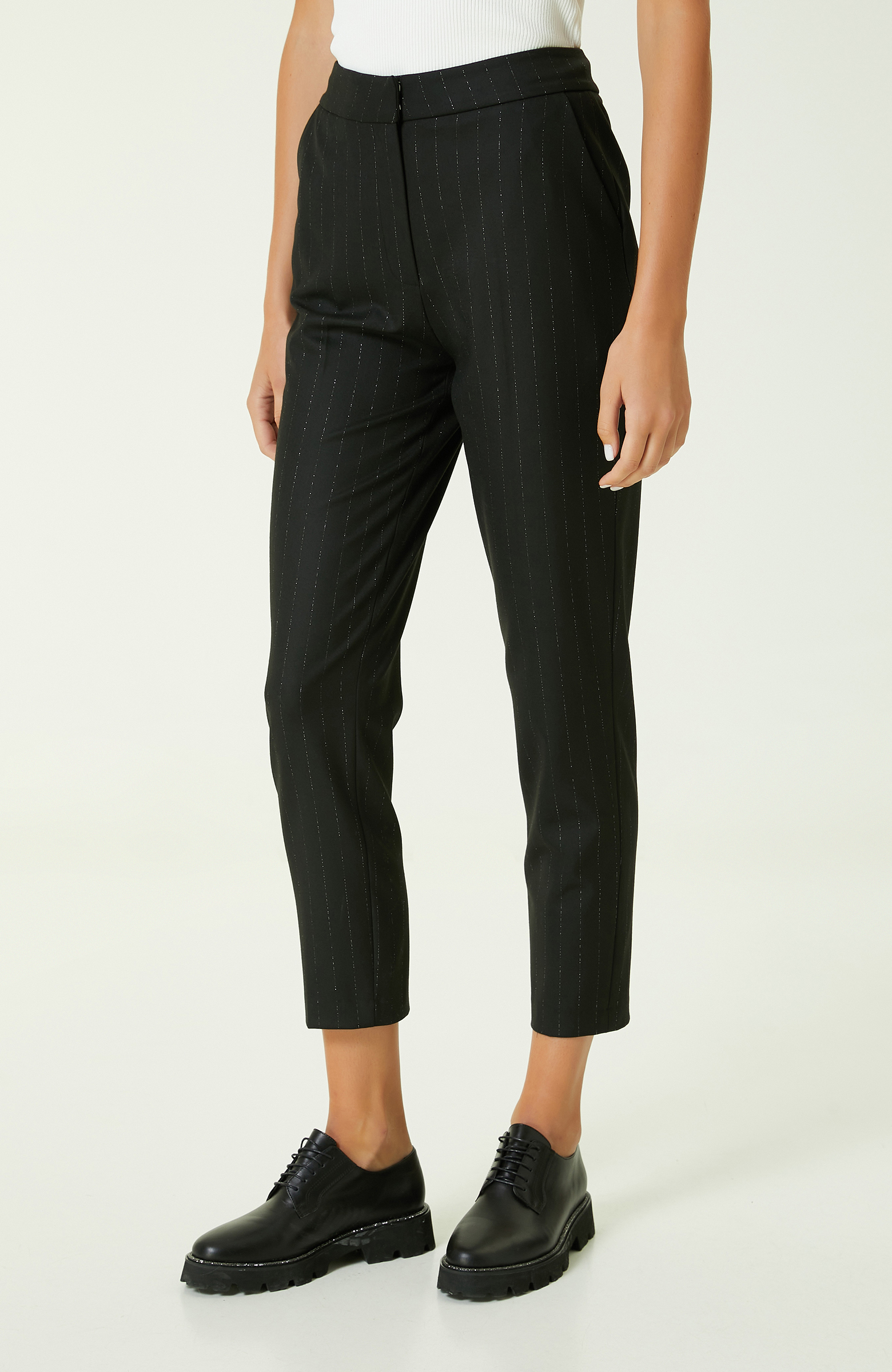 Siyah Çizgili Pantolon