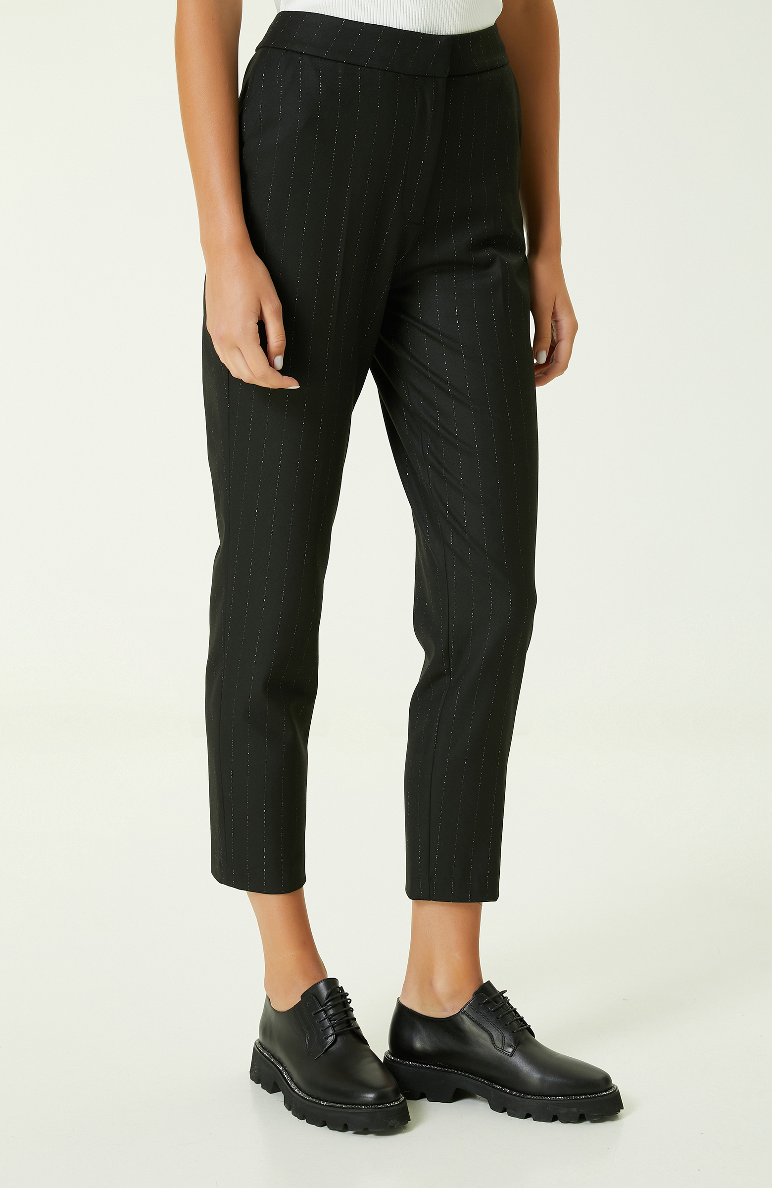 Siyah Çizgili Pantolon