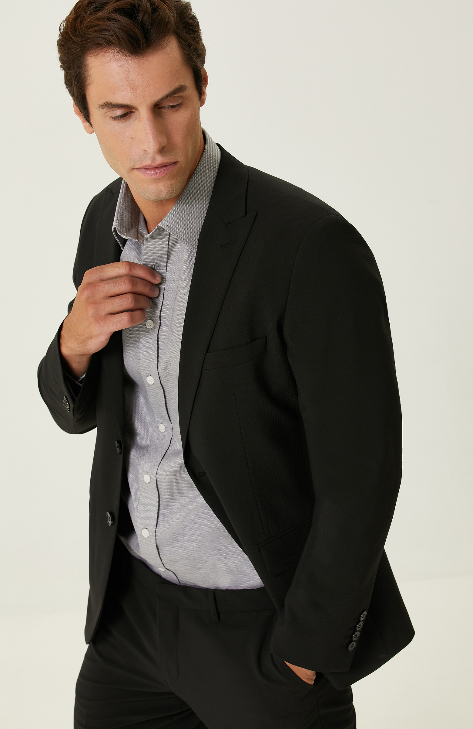 Siyah Gofre Desenli Takım Elbise