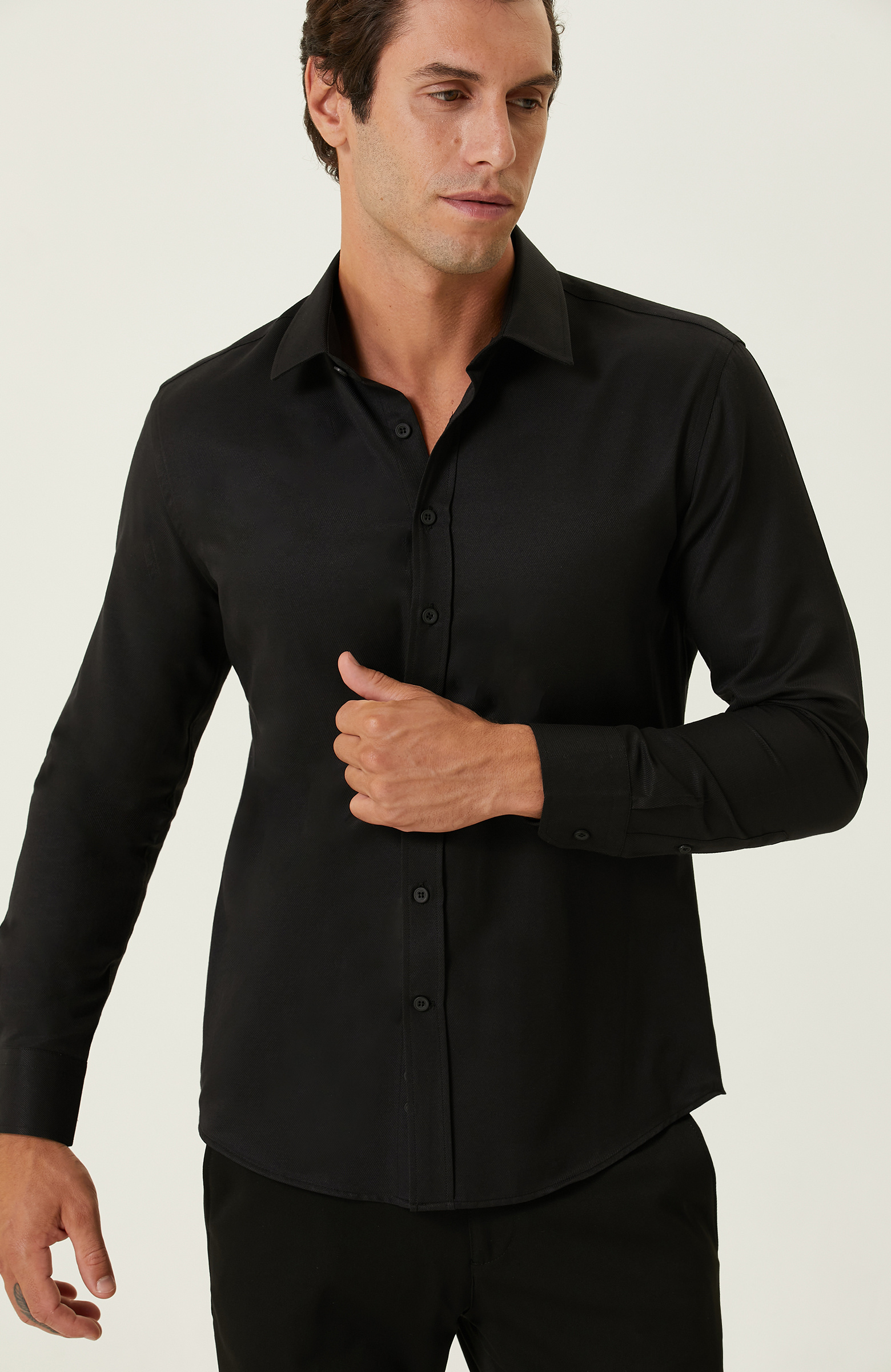 Siyah Diyagonal Gömlek