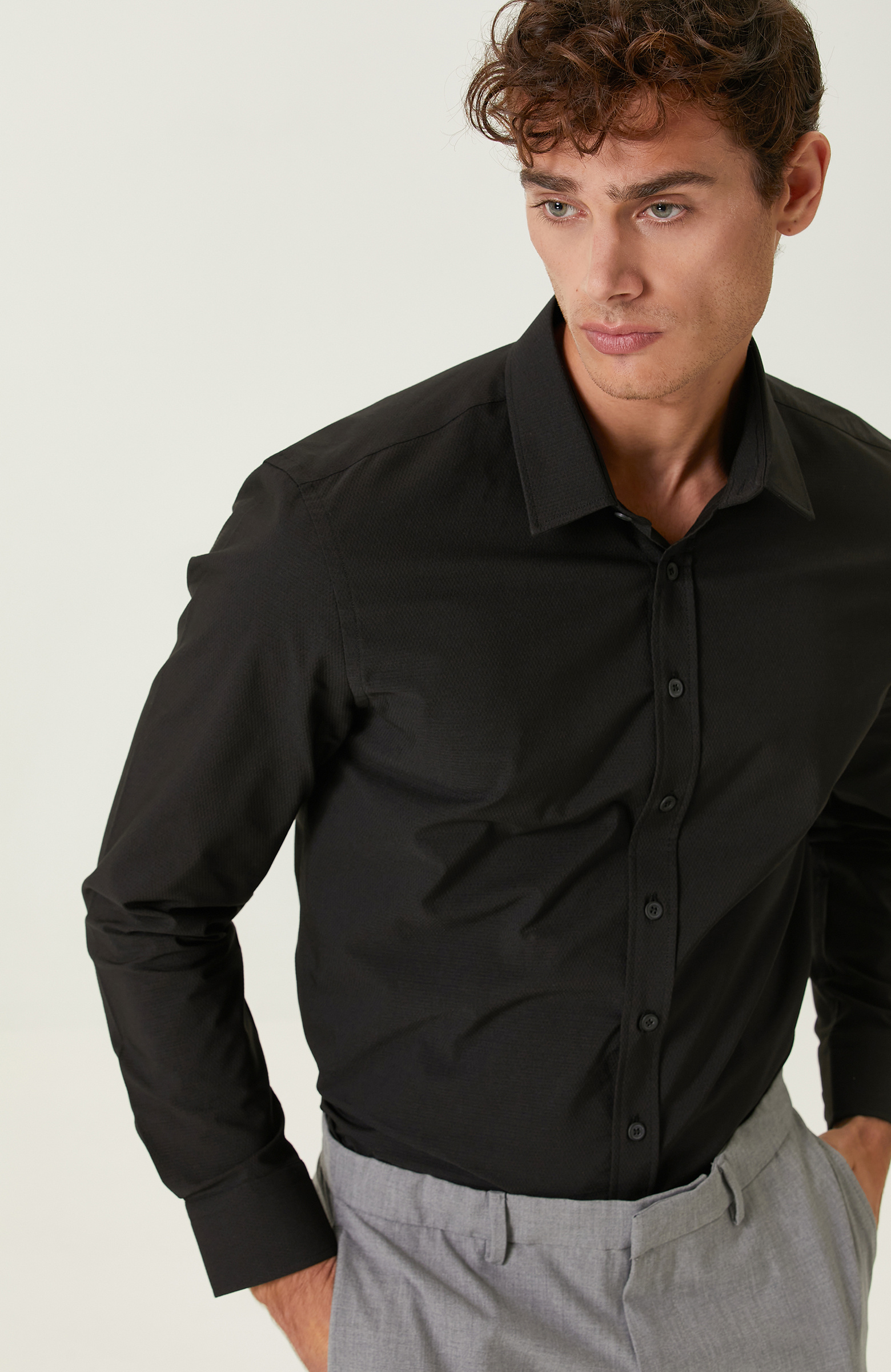 Siyah Likralı Gömlek