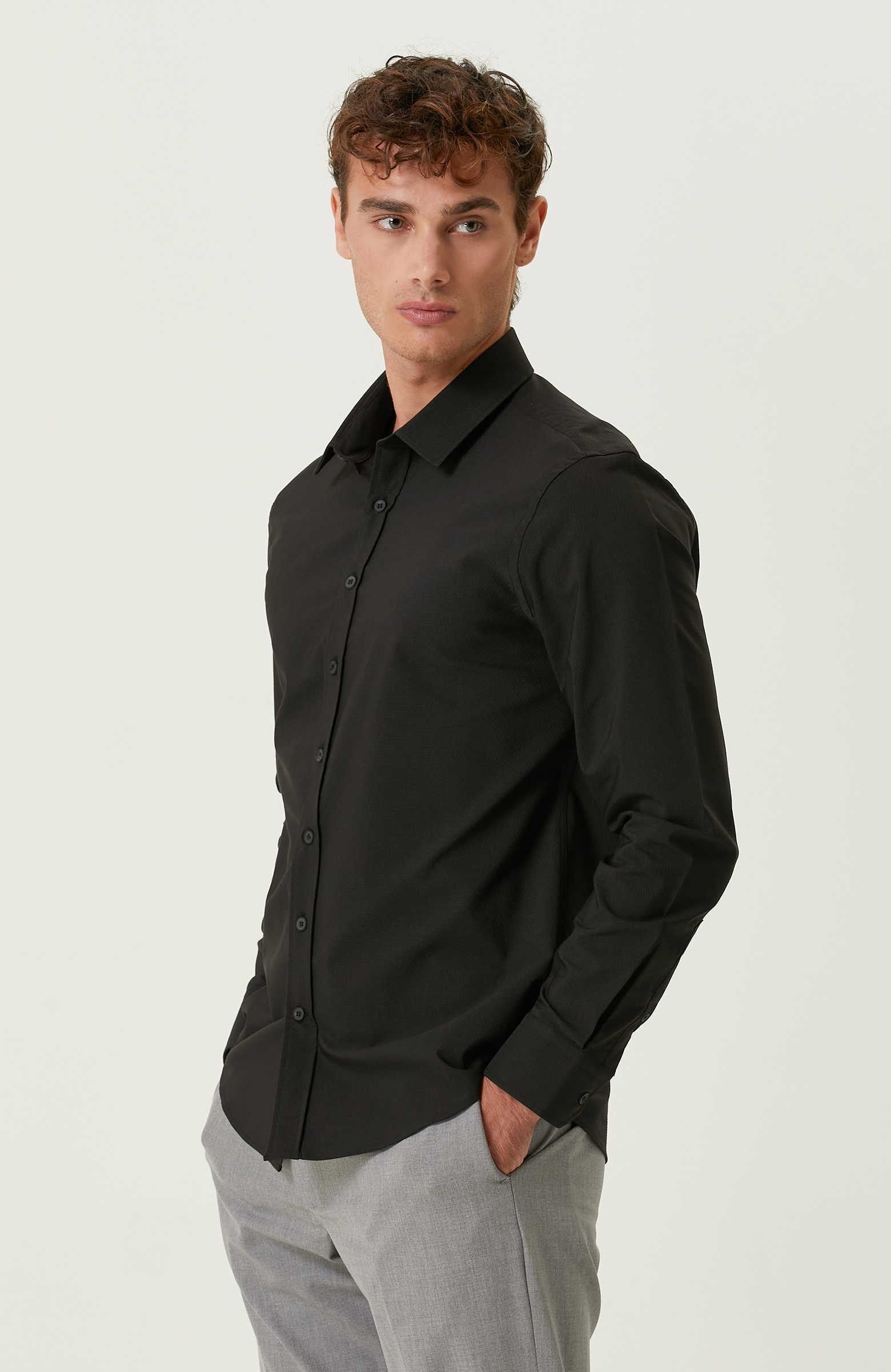 Siyah Likralı Gömlek