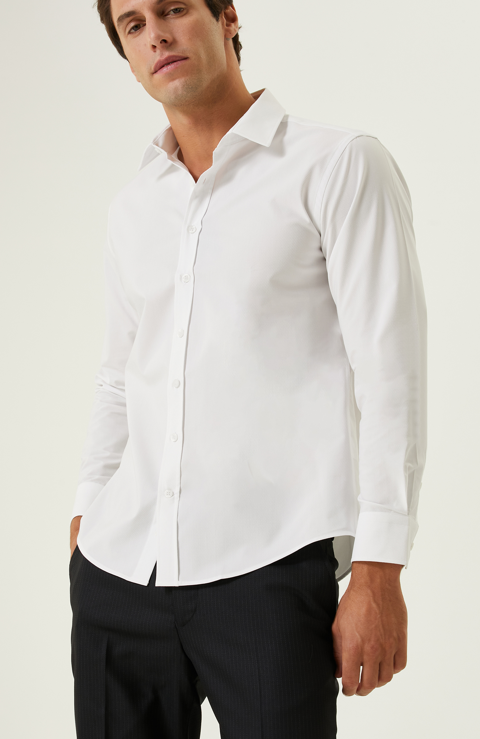 Beyaz Likralı Gömlek