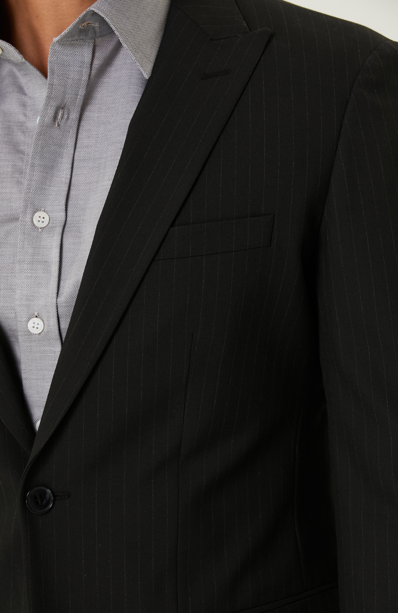 Siyah Çizgili Takım Elbise