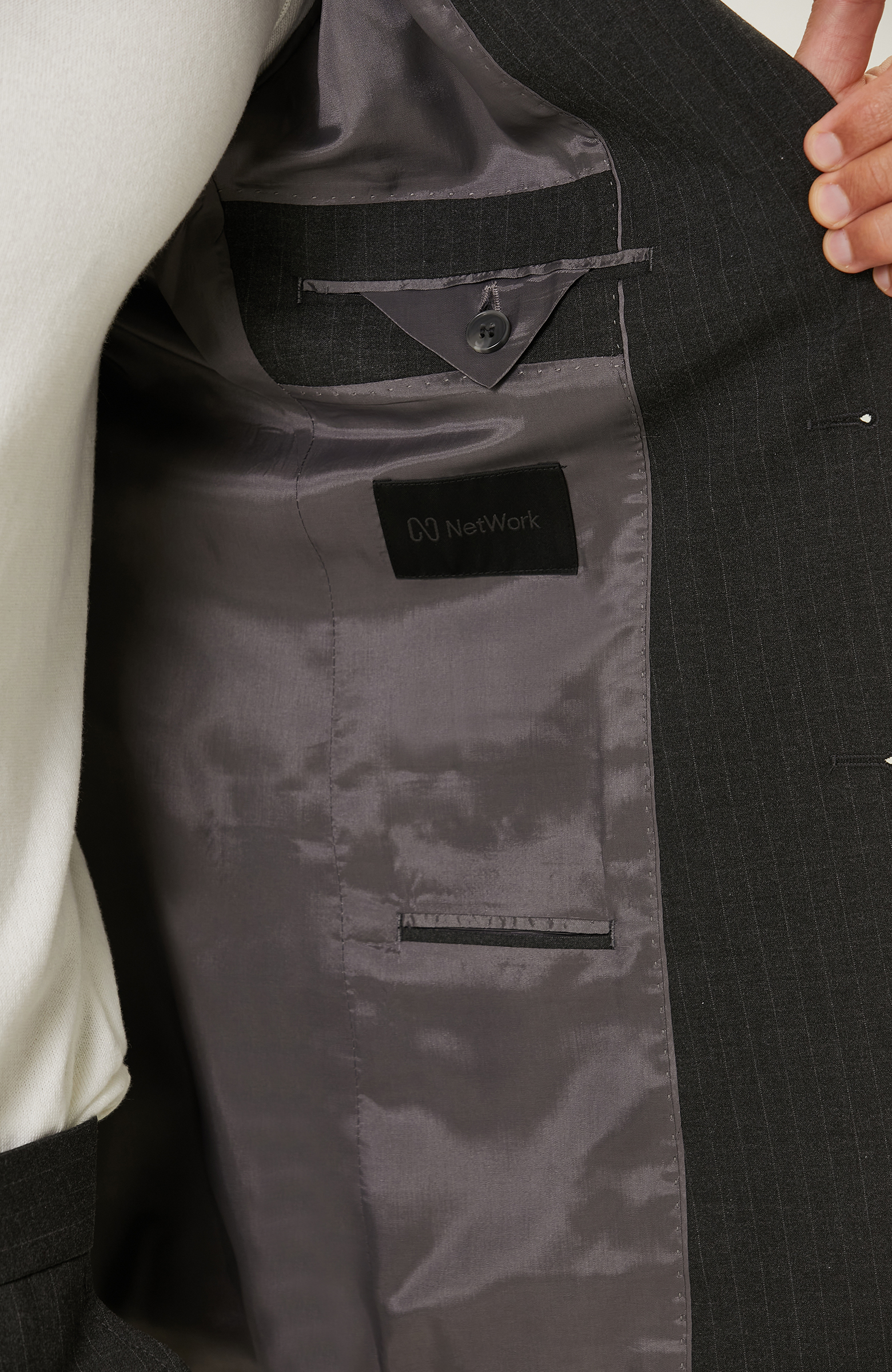 Gri Çizgili Takım Elbise