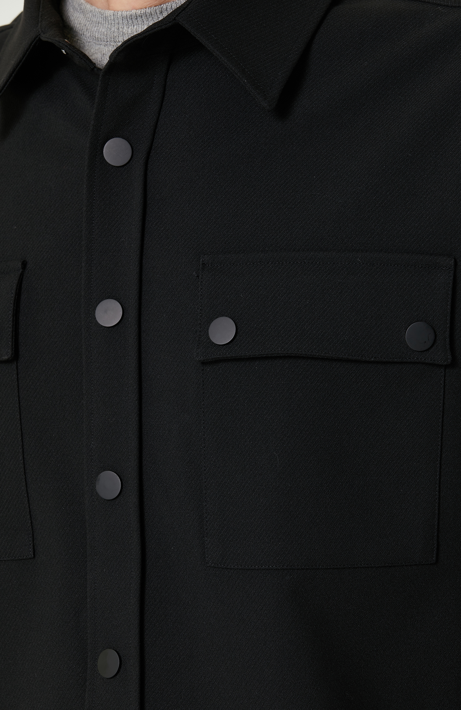 Siyah Çıtçıtlı Dış Gömlek