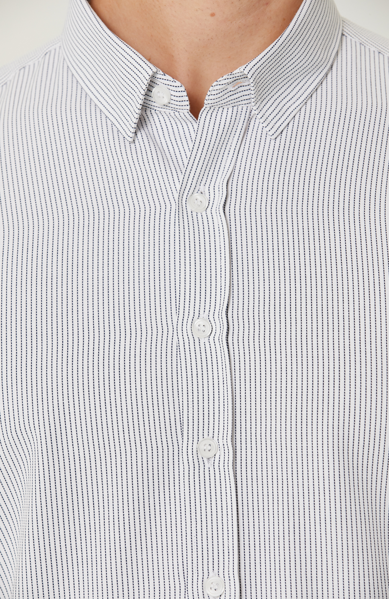 Beyaz Lacivert Çizgili Gömlek