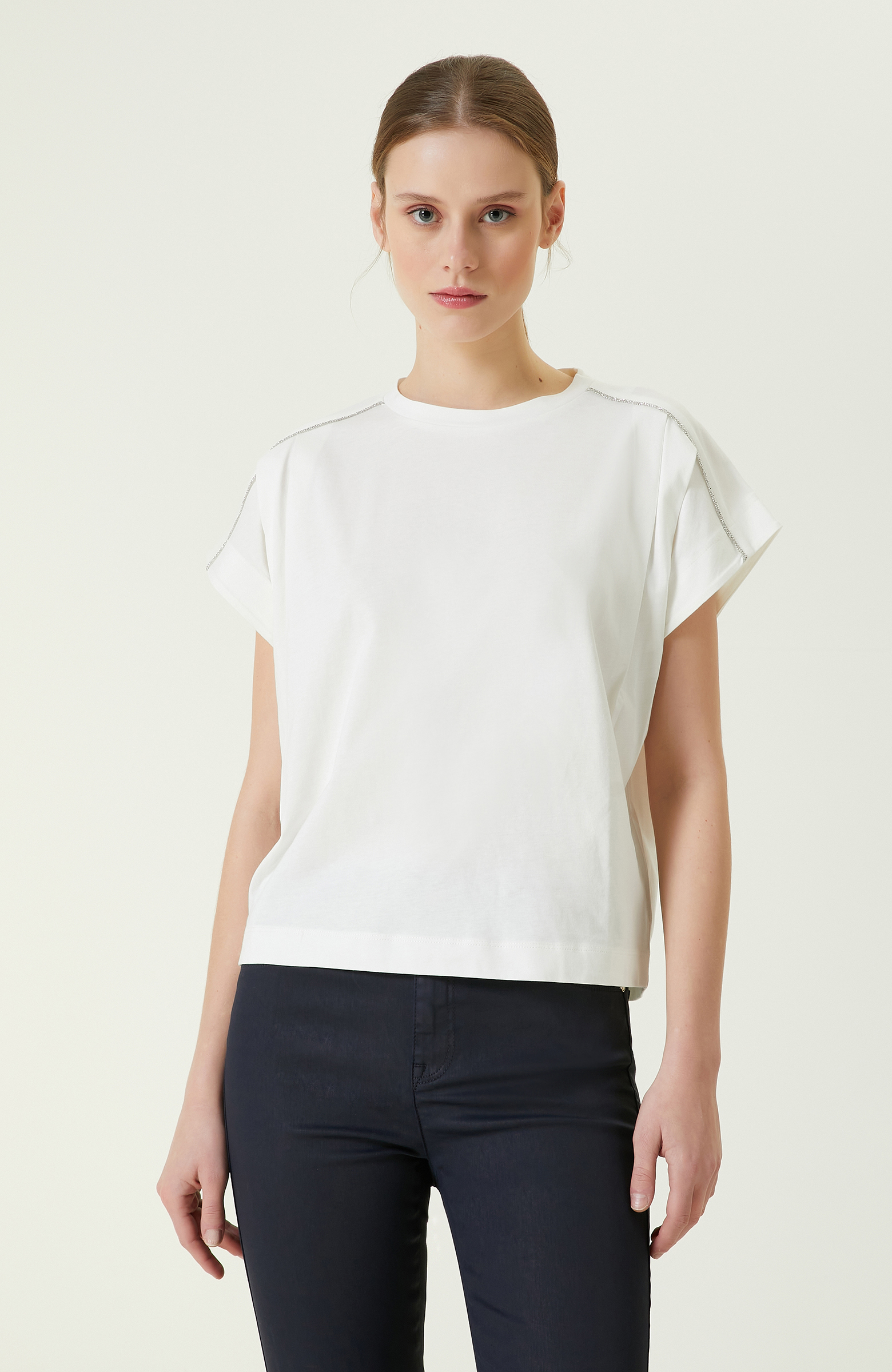 Kırıkbeyaz T-shirt