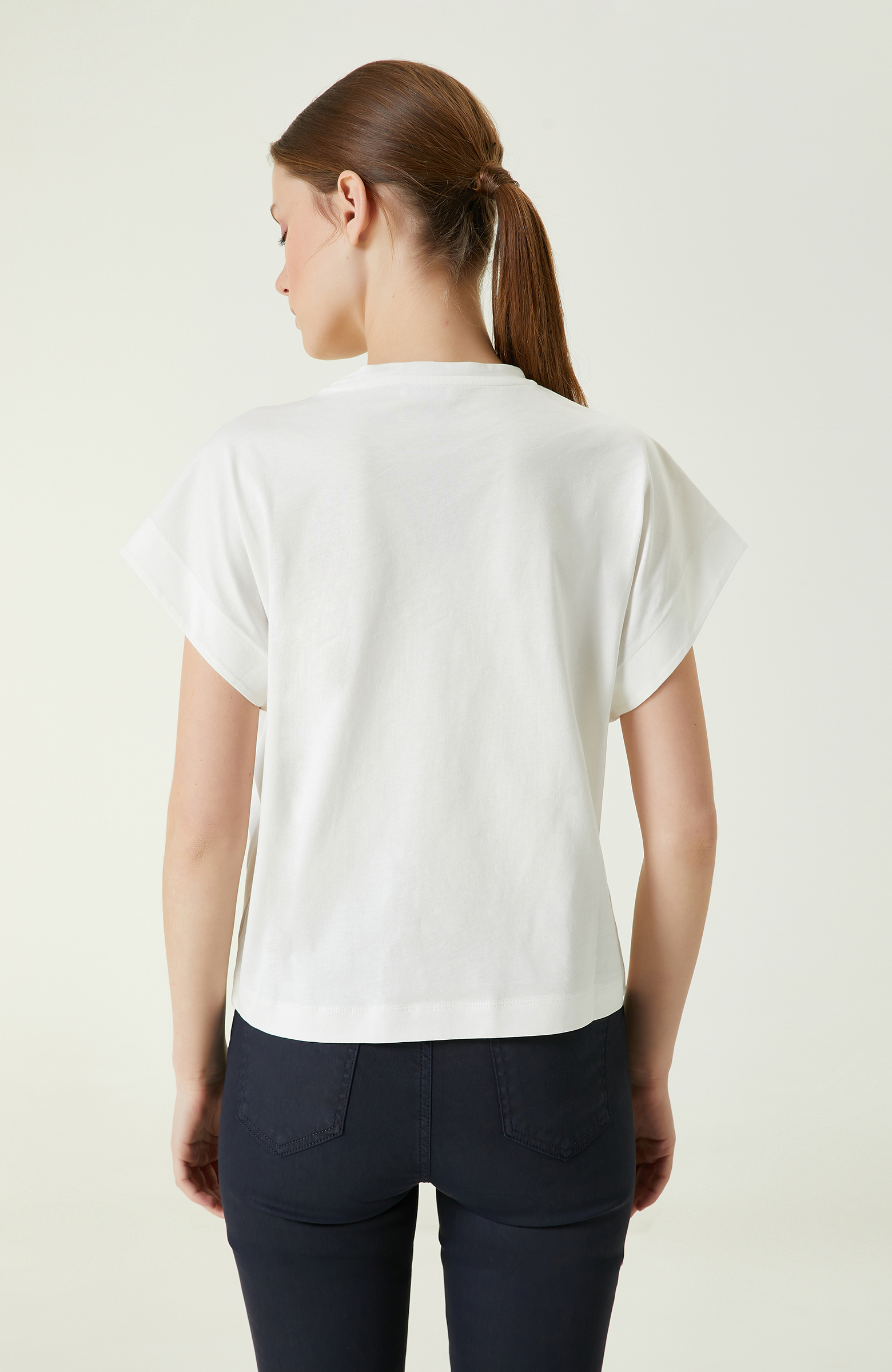 Kırıkbeyaz T-shirt