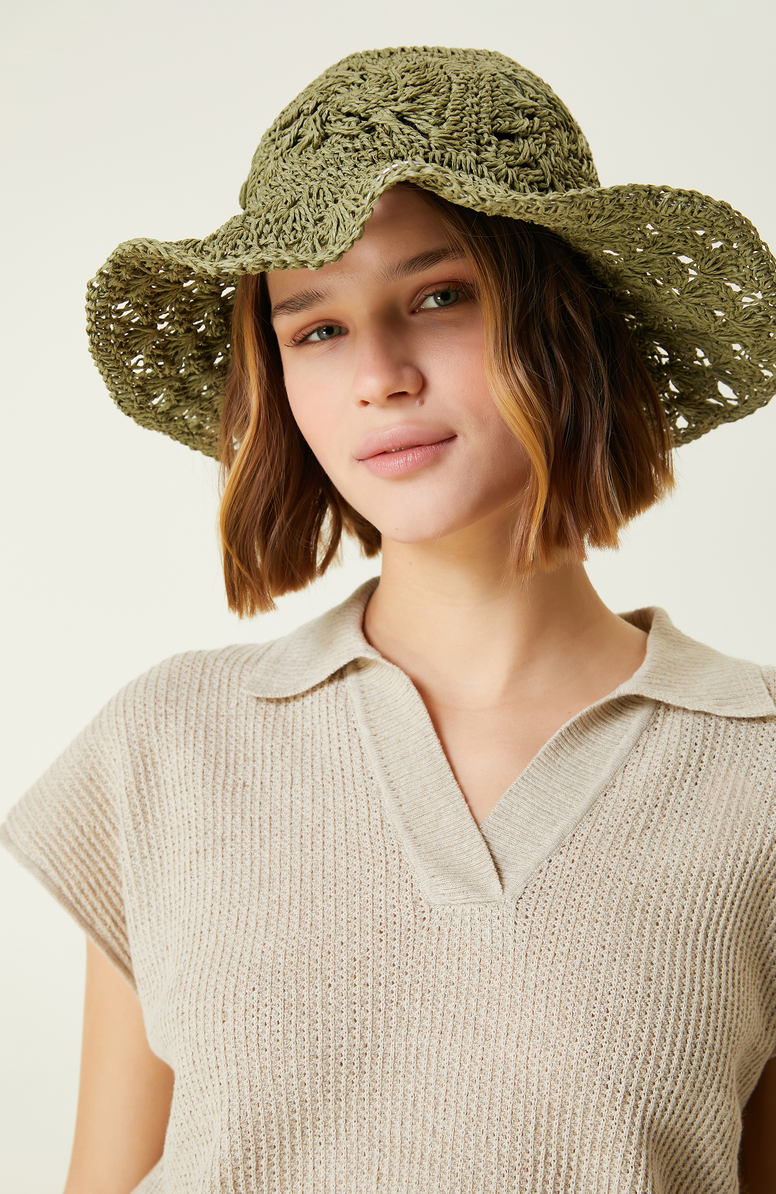Yeşil Örgü Dokulu Kadın Şapka