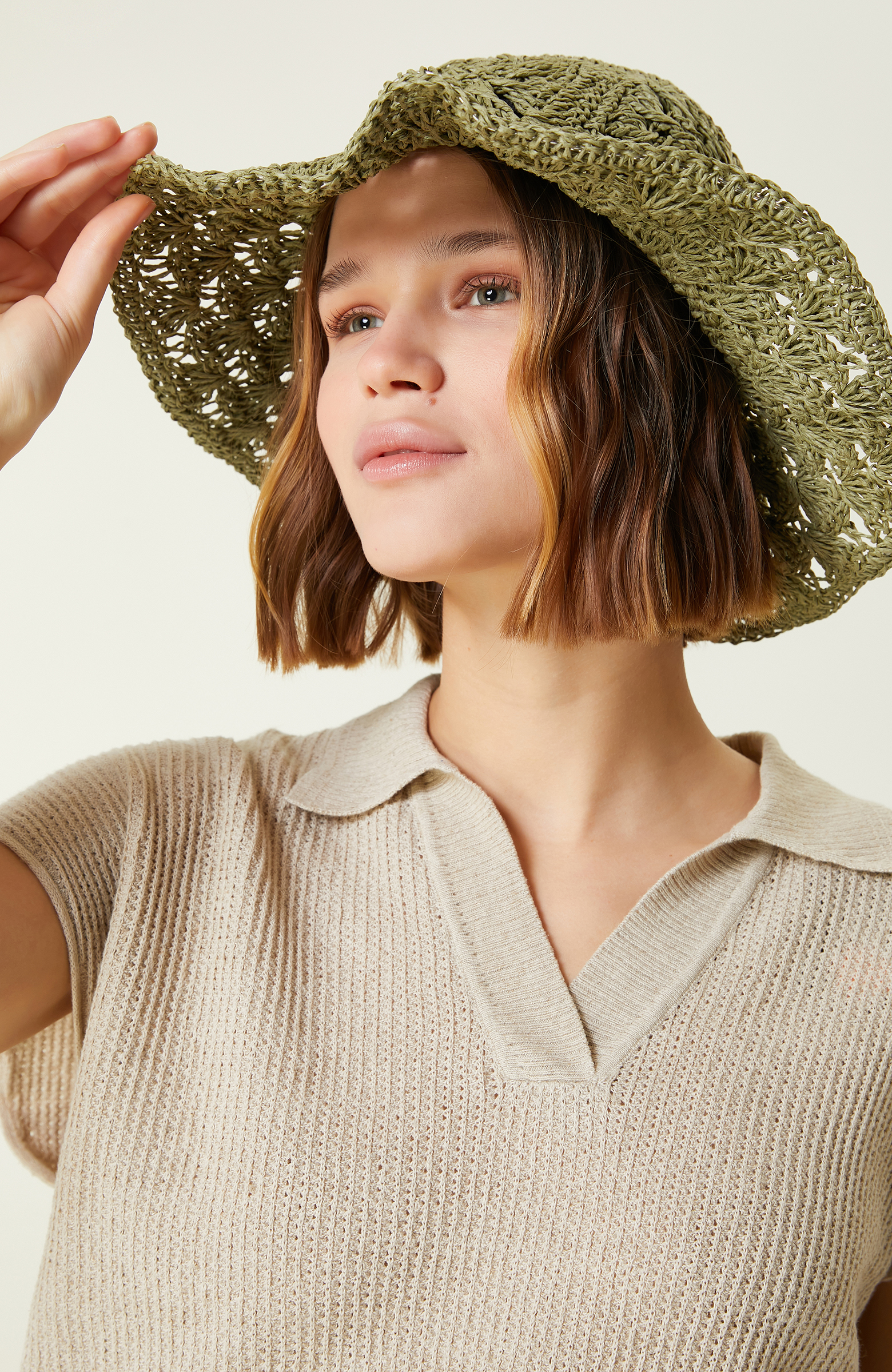 Yeşil Örgü Dokulu Kadın Şapka