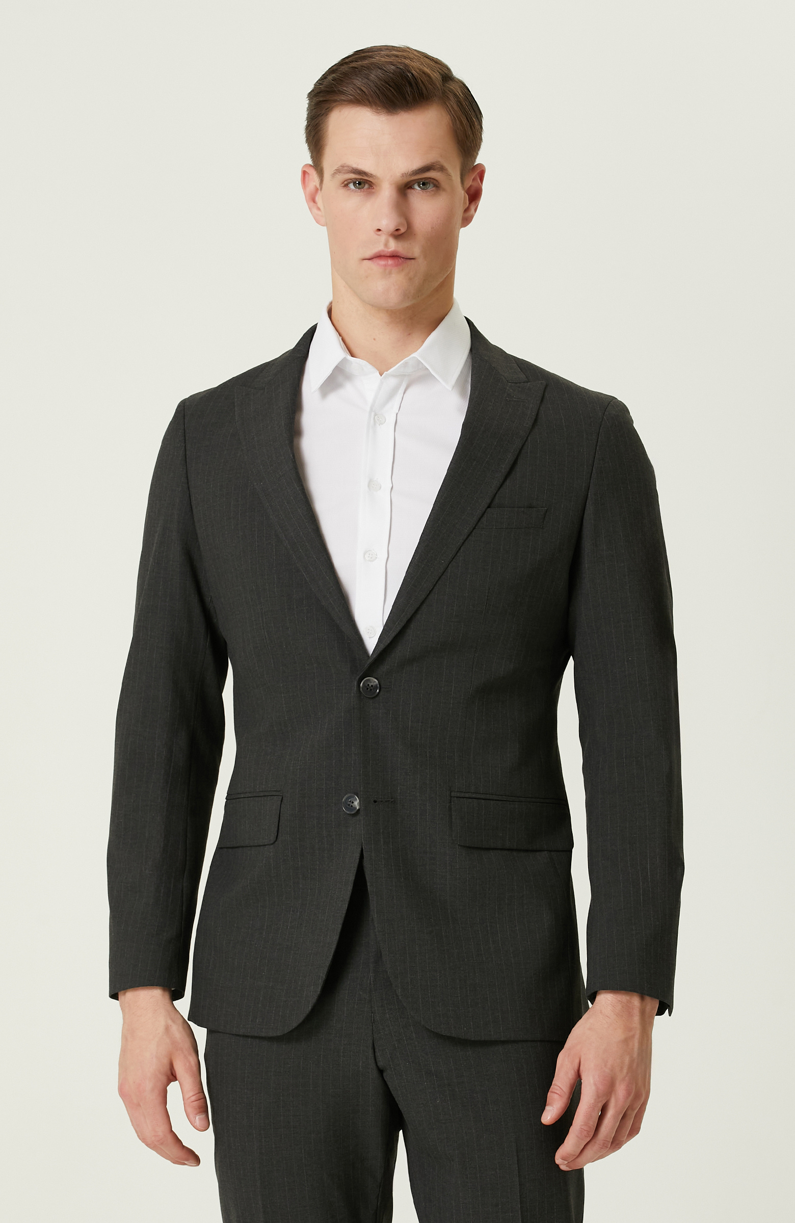 Çizgili Takım Elbise 