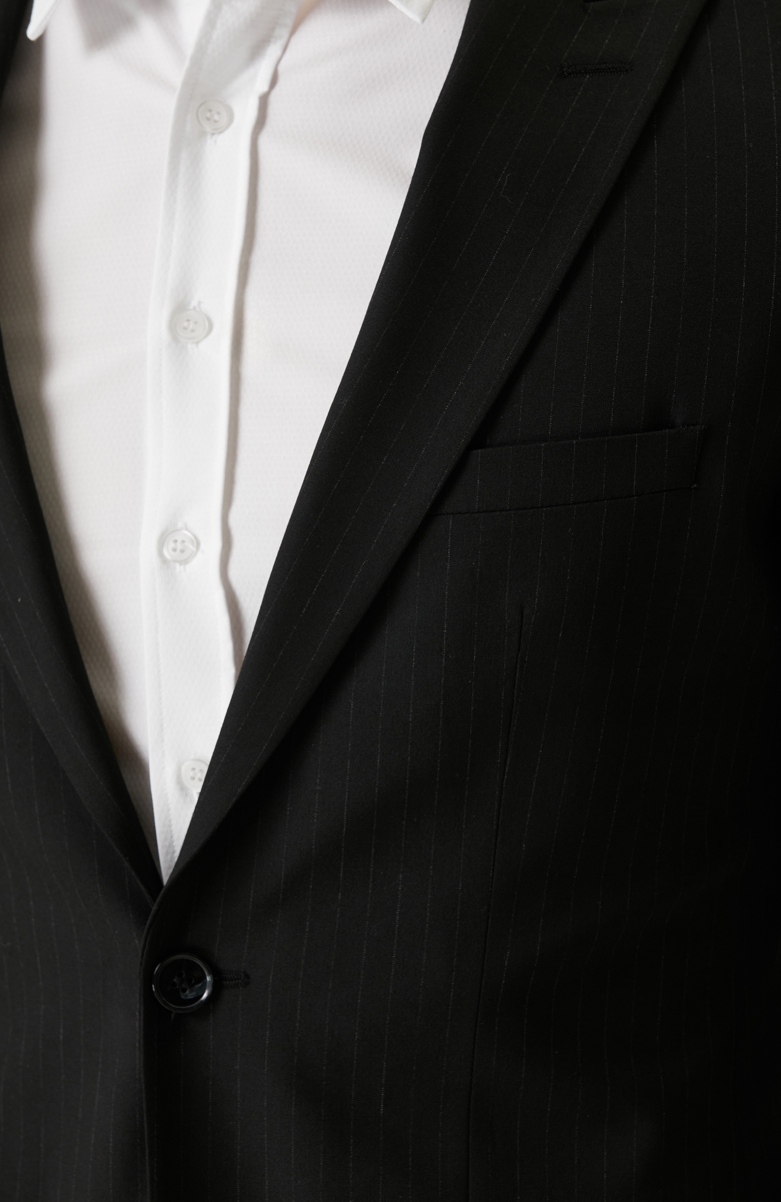 Siyah Çizgili Takım Elbise