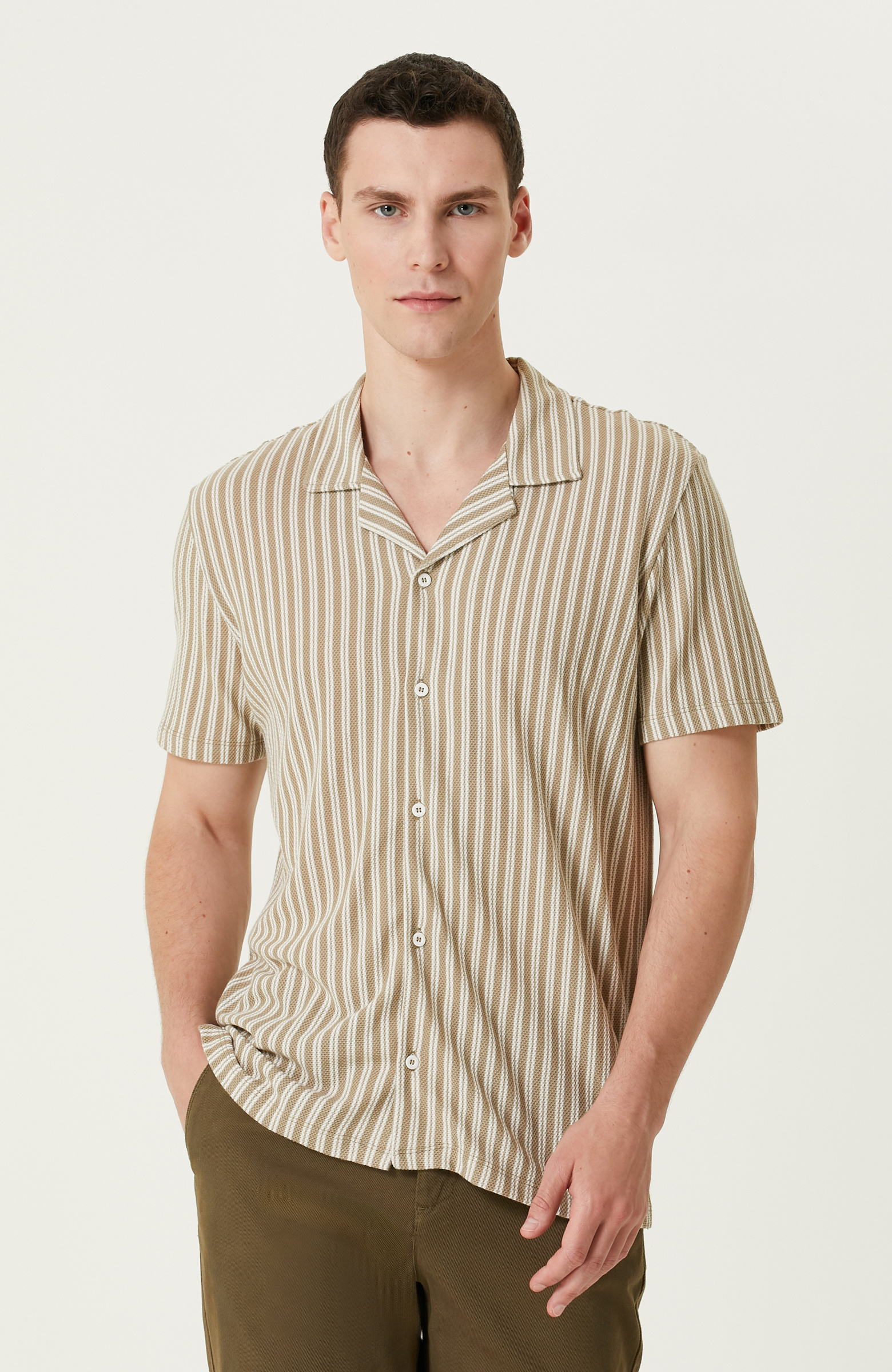 Vizon Kırık Beyaz Çizgili Gömlek