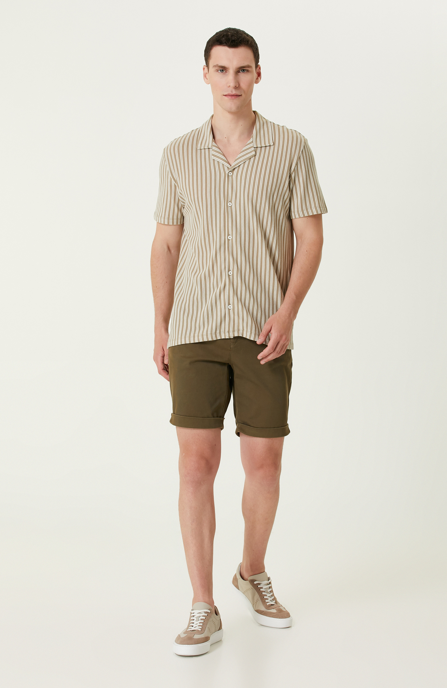 Vizon Kırık Beyaz Çizgili Gömlek