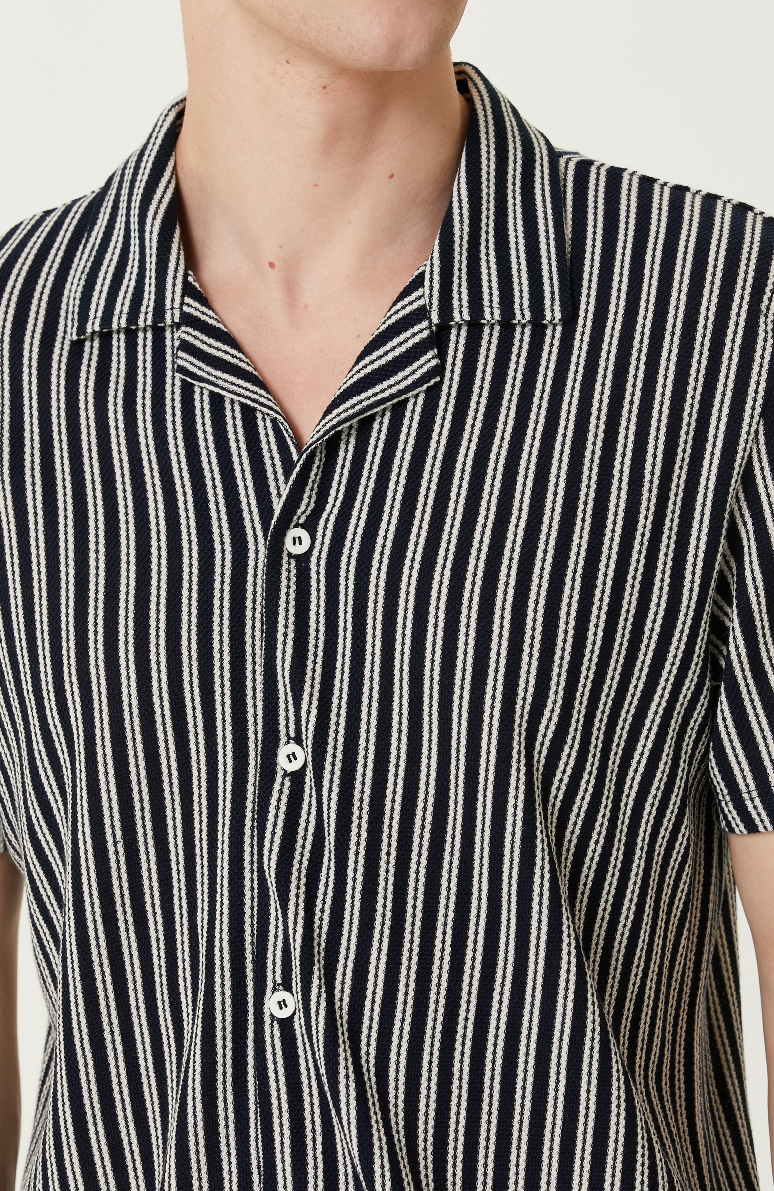 Lacivert Beyaz Çizgili Gömlek