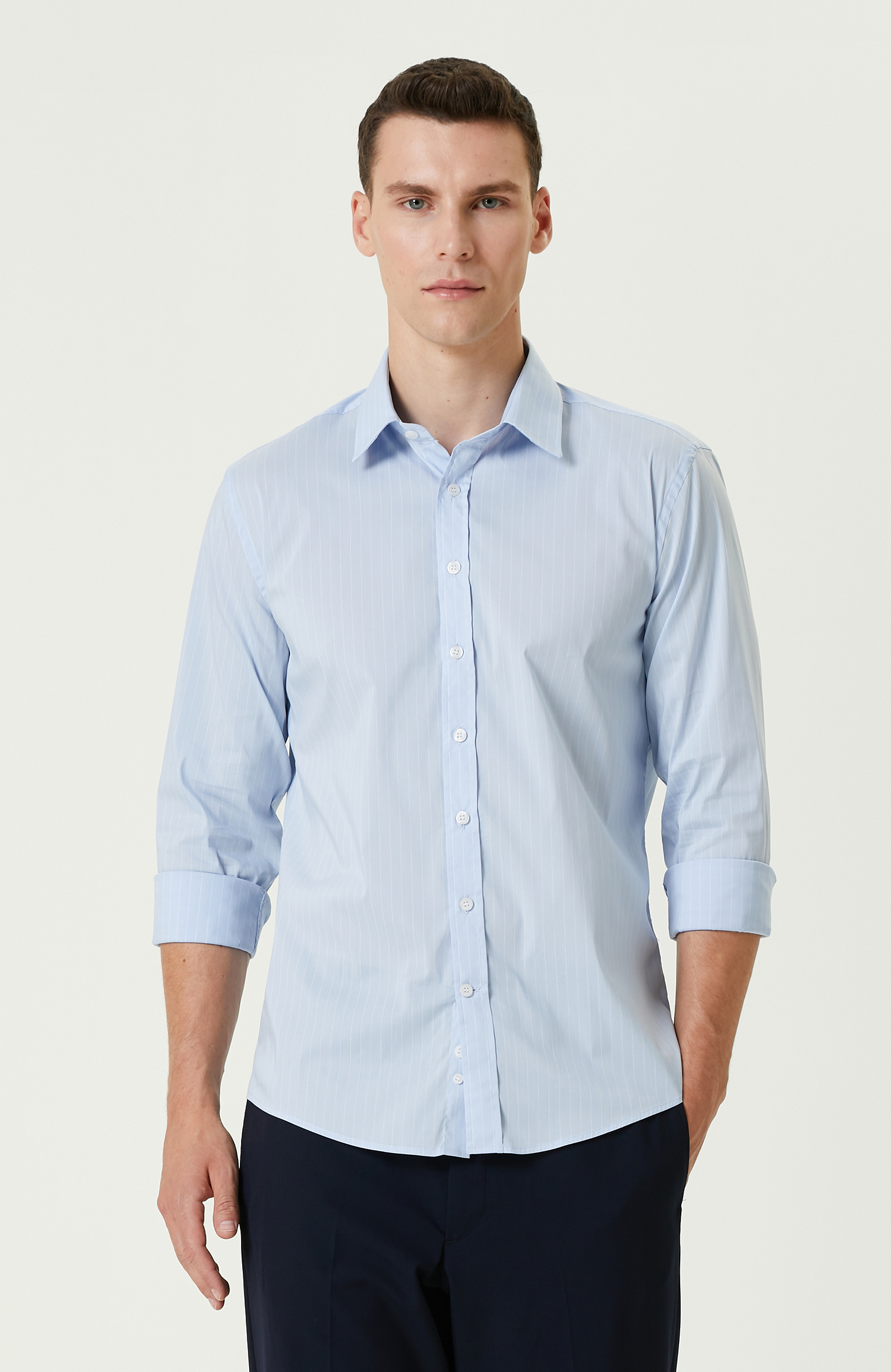 Mavi Beyaz Çizgi Desenli Gömlek