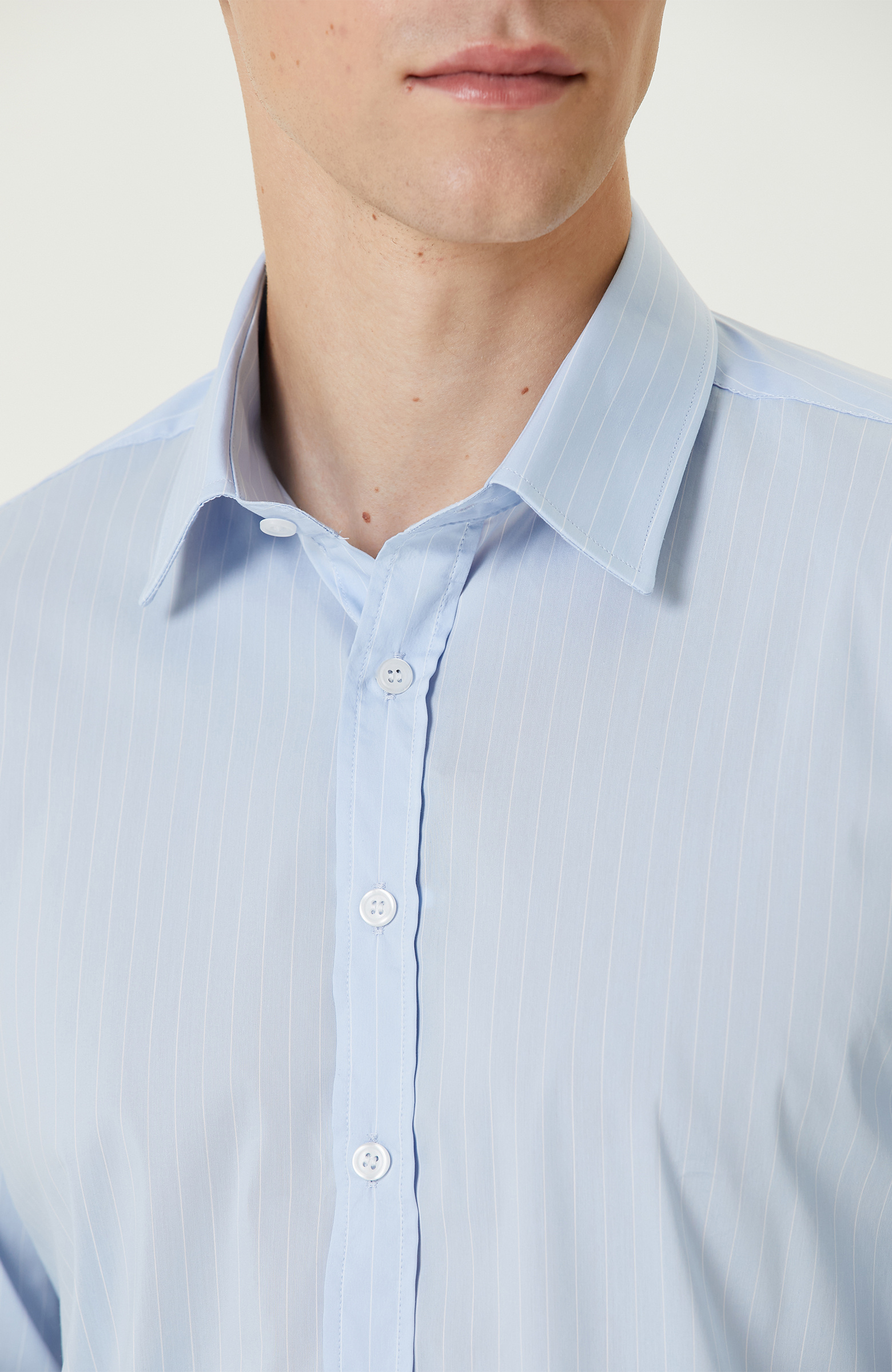 Mavi Beyaz Çizgi Desenli Gömlek