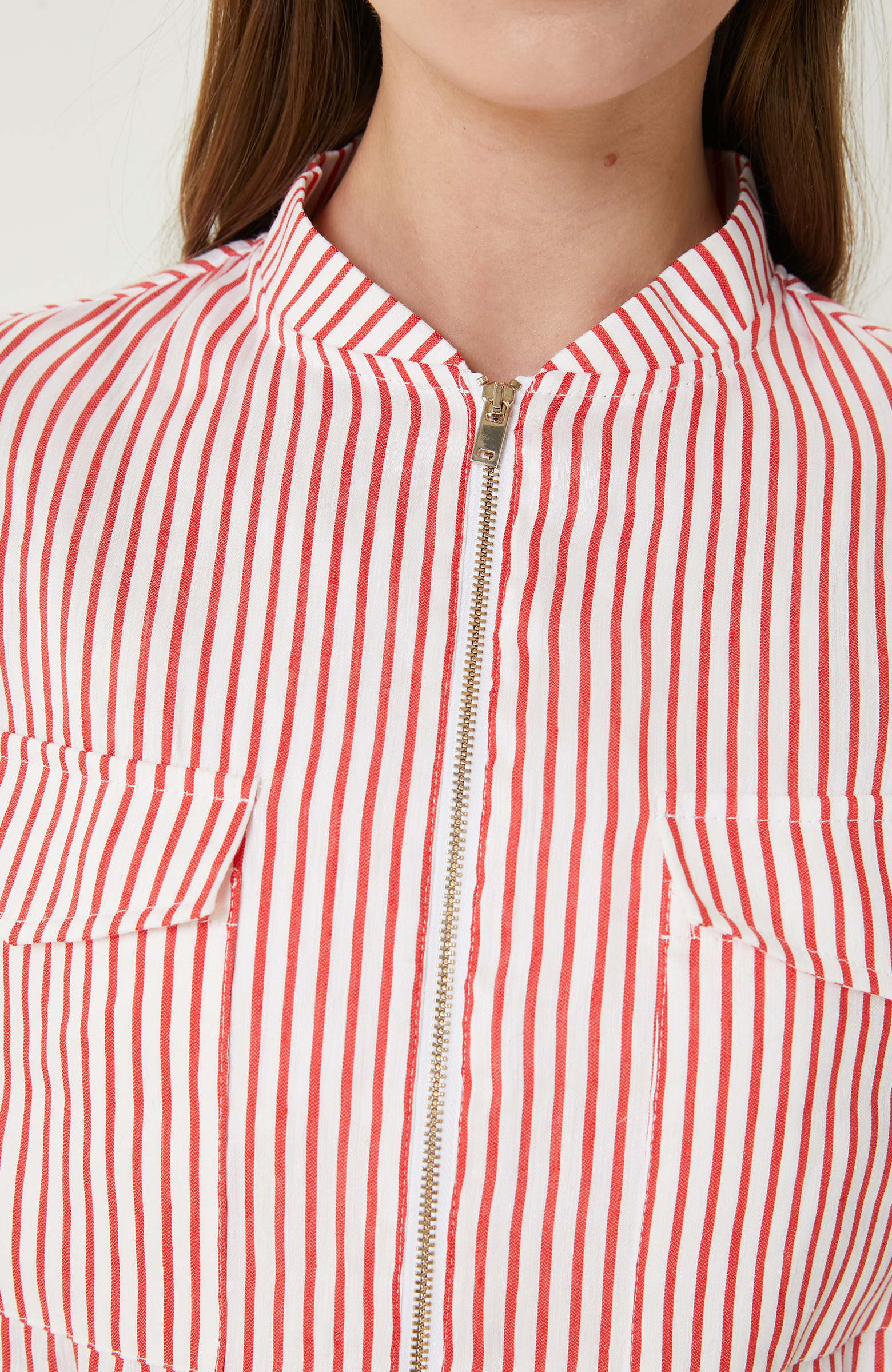 Kırmızı Çizgili Mont