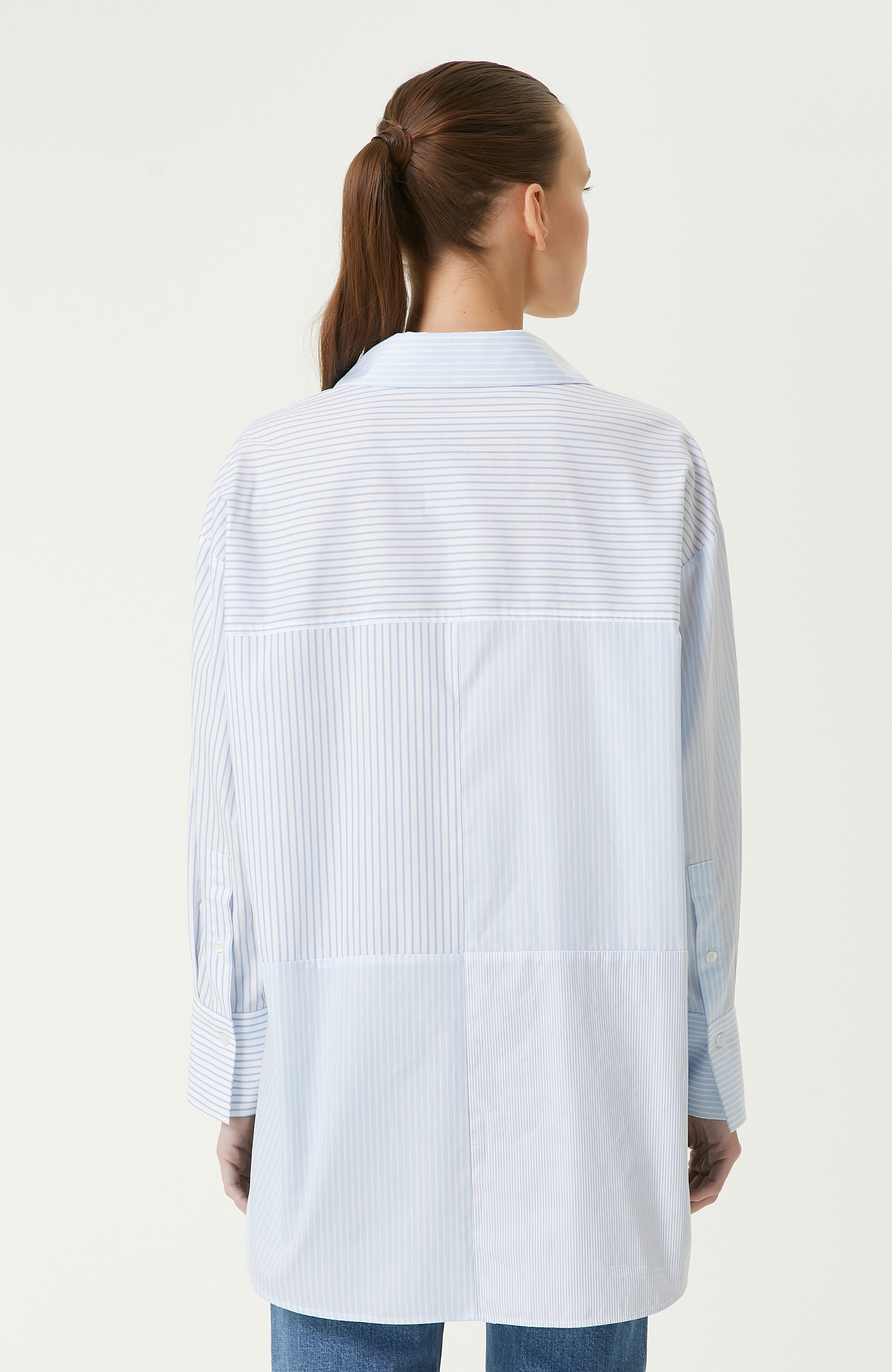 Mavi Beyaz Çizgili Gömlek