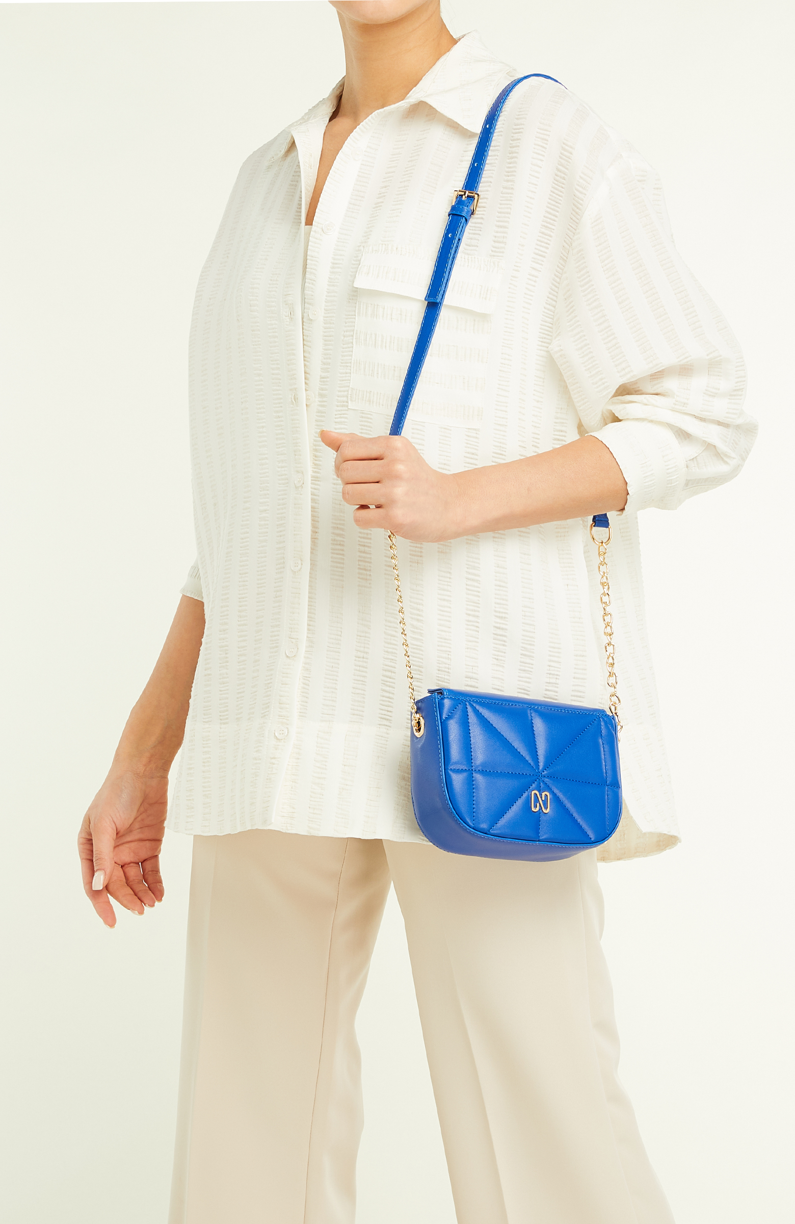 Saks Kadın Postacı Çantası