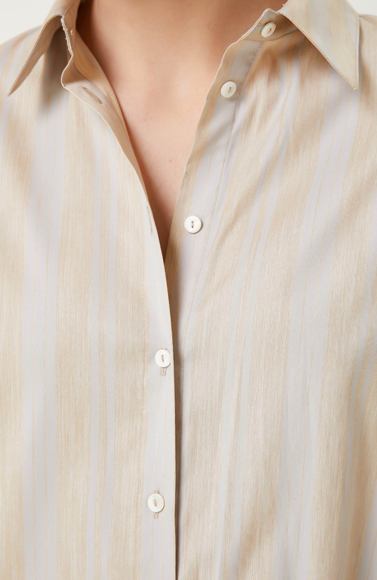 Ekru Bej Çizgili Gömlek