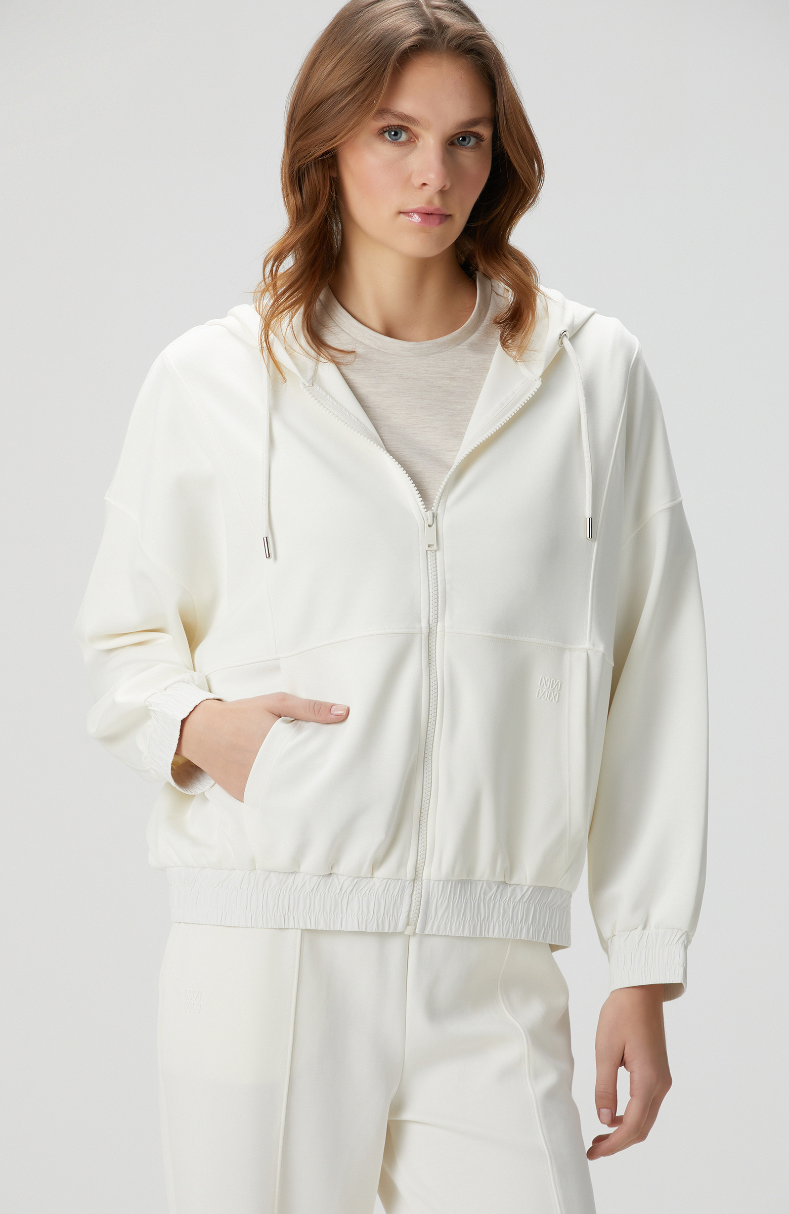 Kırık Beyaz Sweatshirt