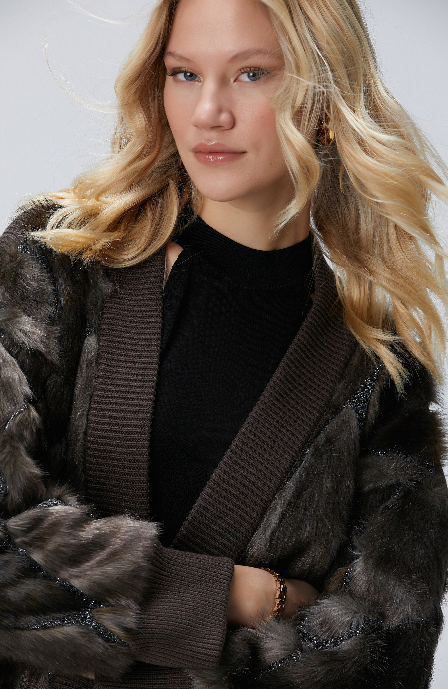 Haki Yün Karışımlı Triko Mont