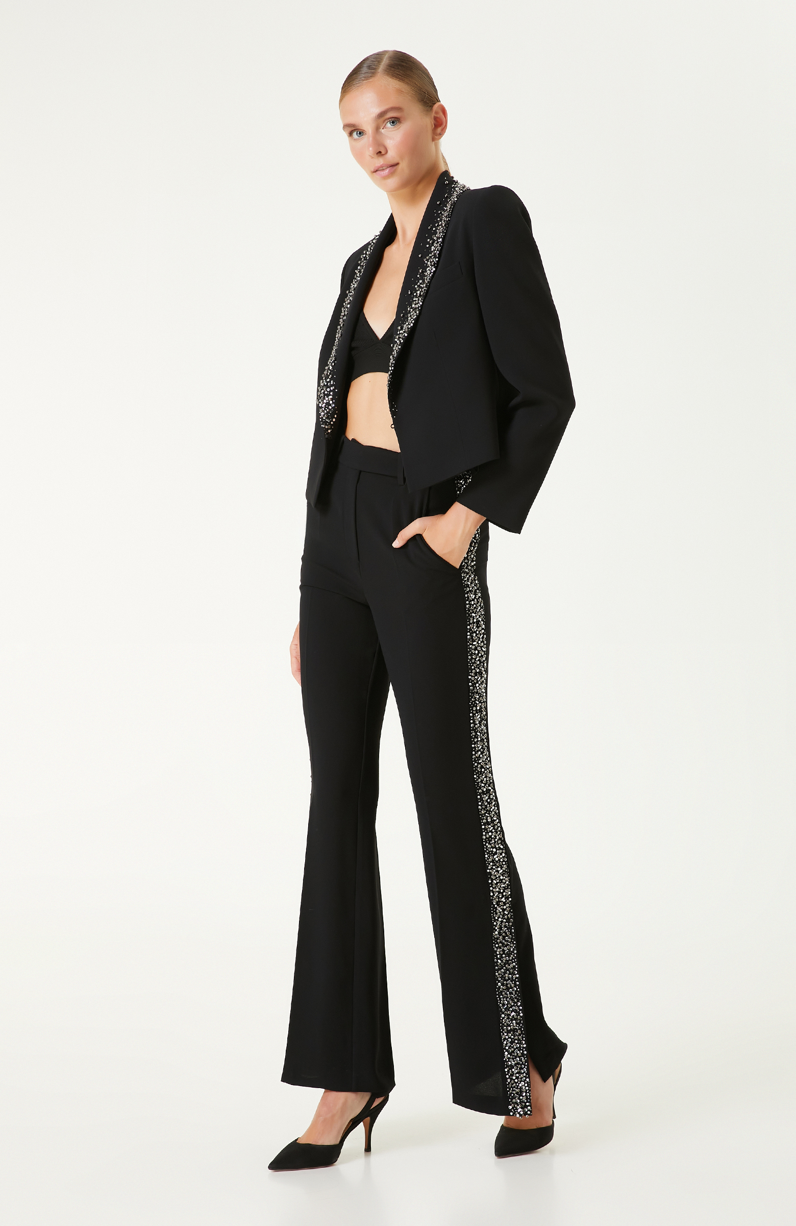 Siyah Taş Aksesuarlı Crep Pantolon