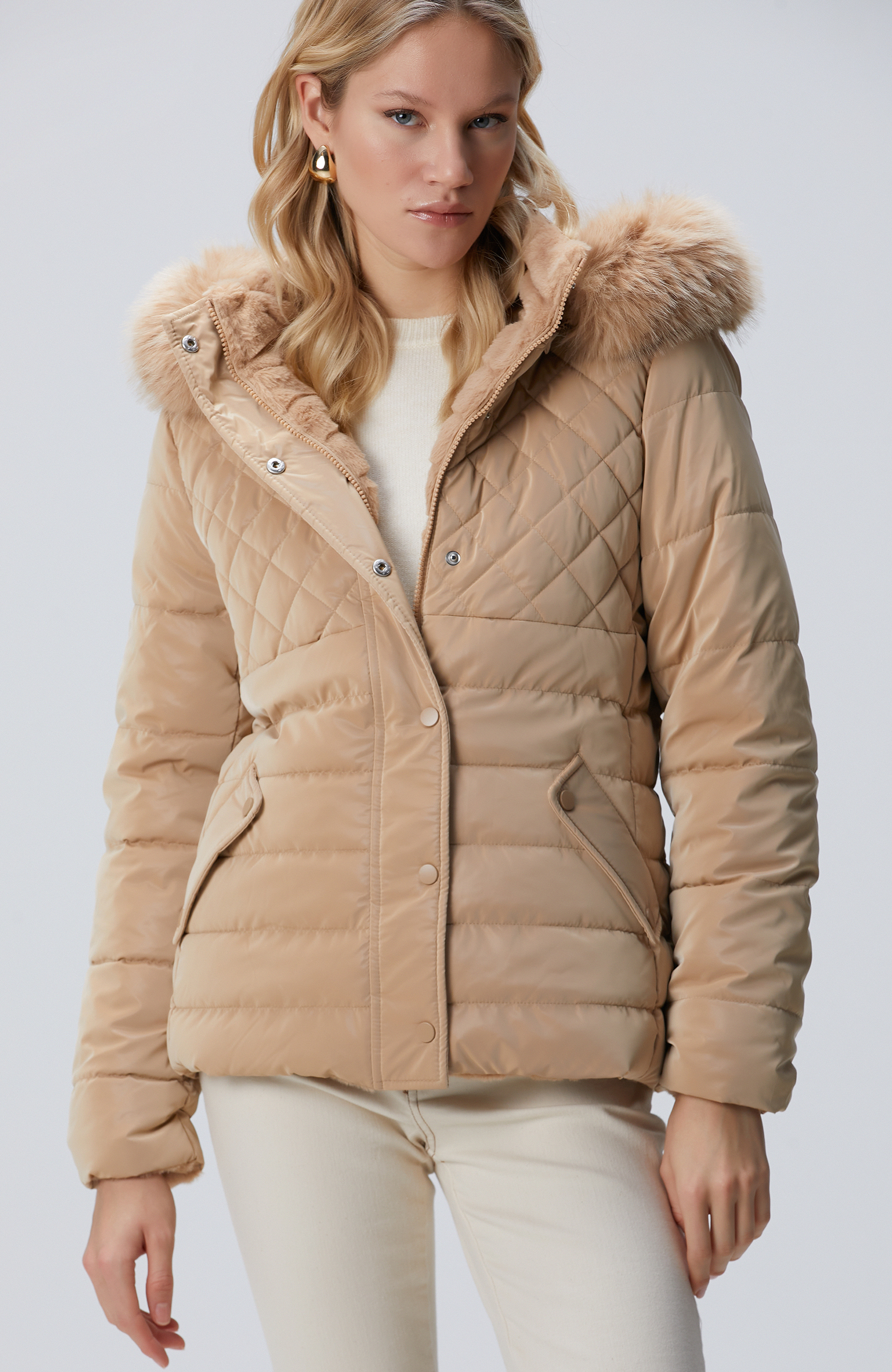 Bej Kapüşonlu Çift Taraflı Mont