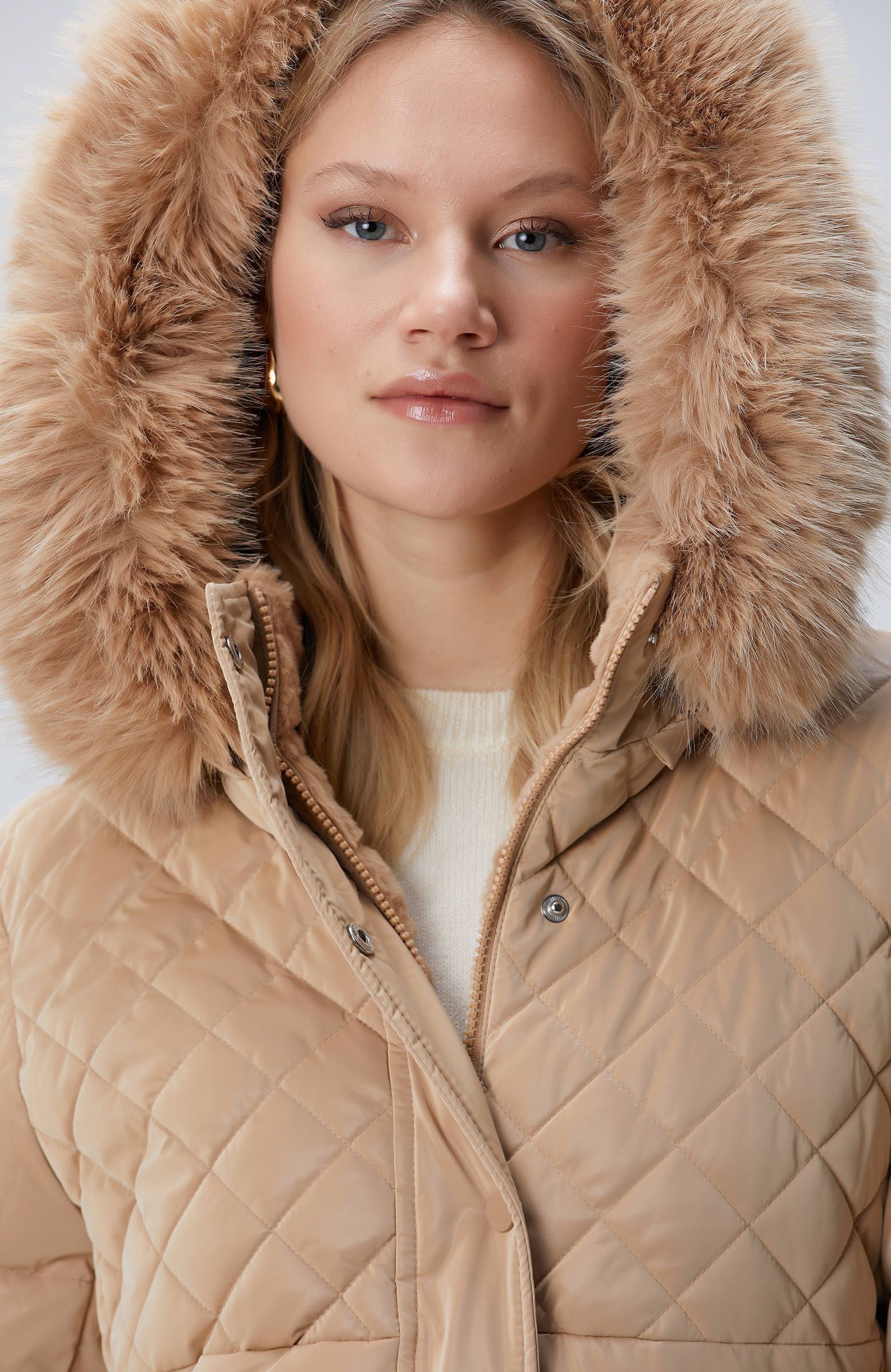 Bej Kapüşonlu Çift Taraflı Mont