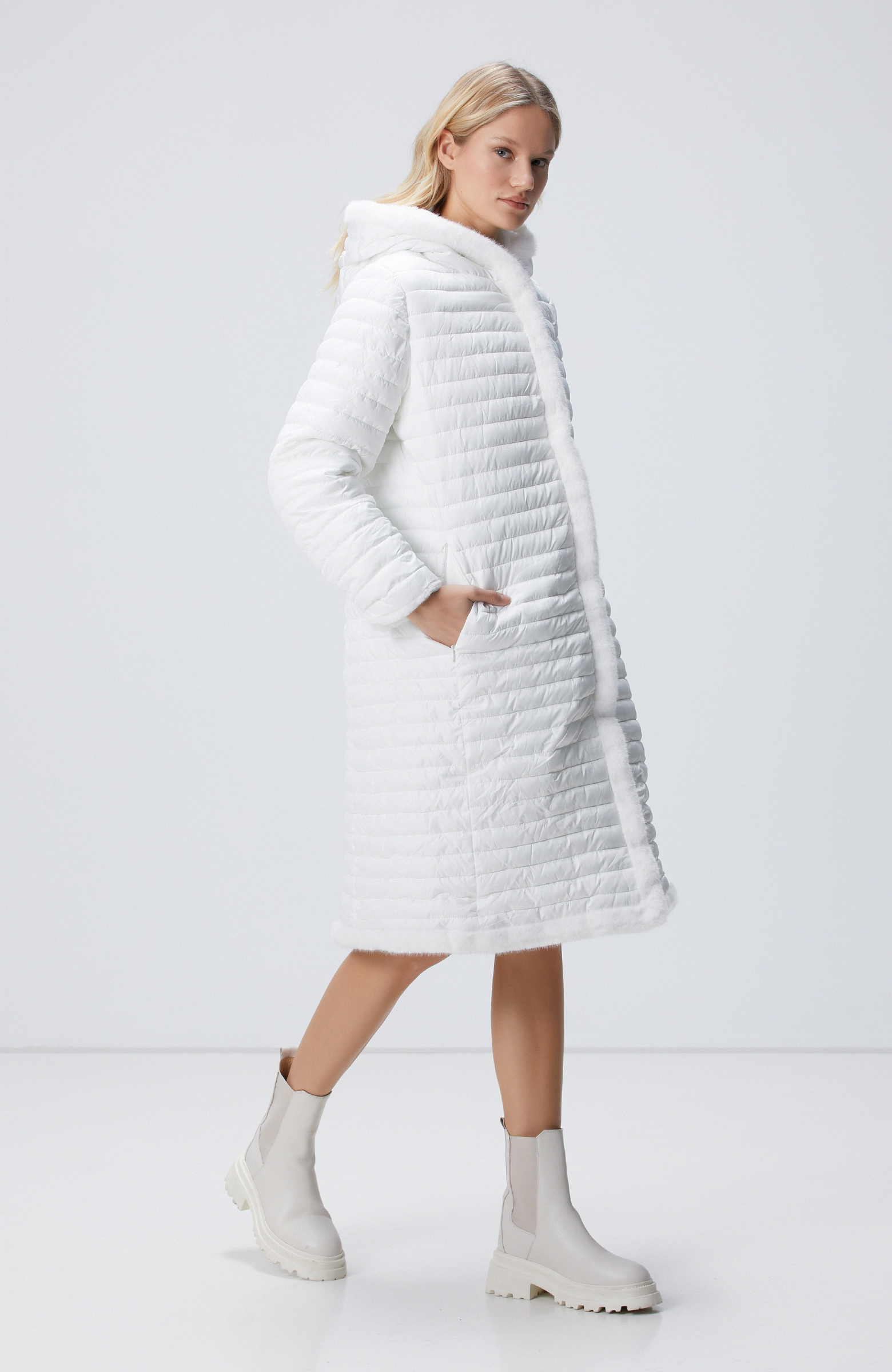 Kırık Beyaz Kapüşonlu Çift Taraflı Kaban