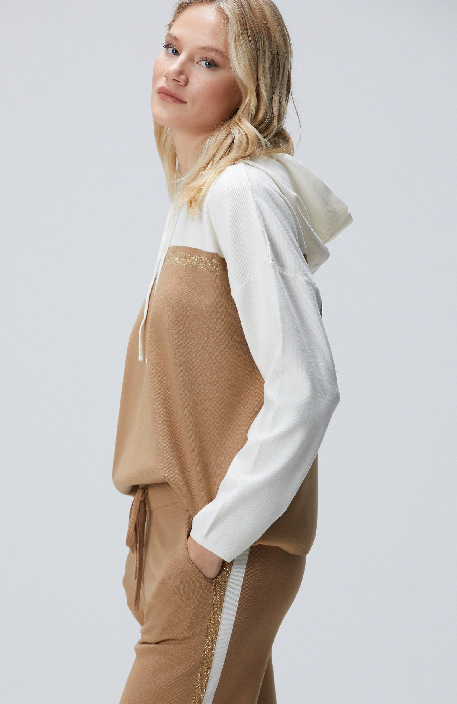 Camel Kırık Beyaz Kazak