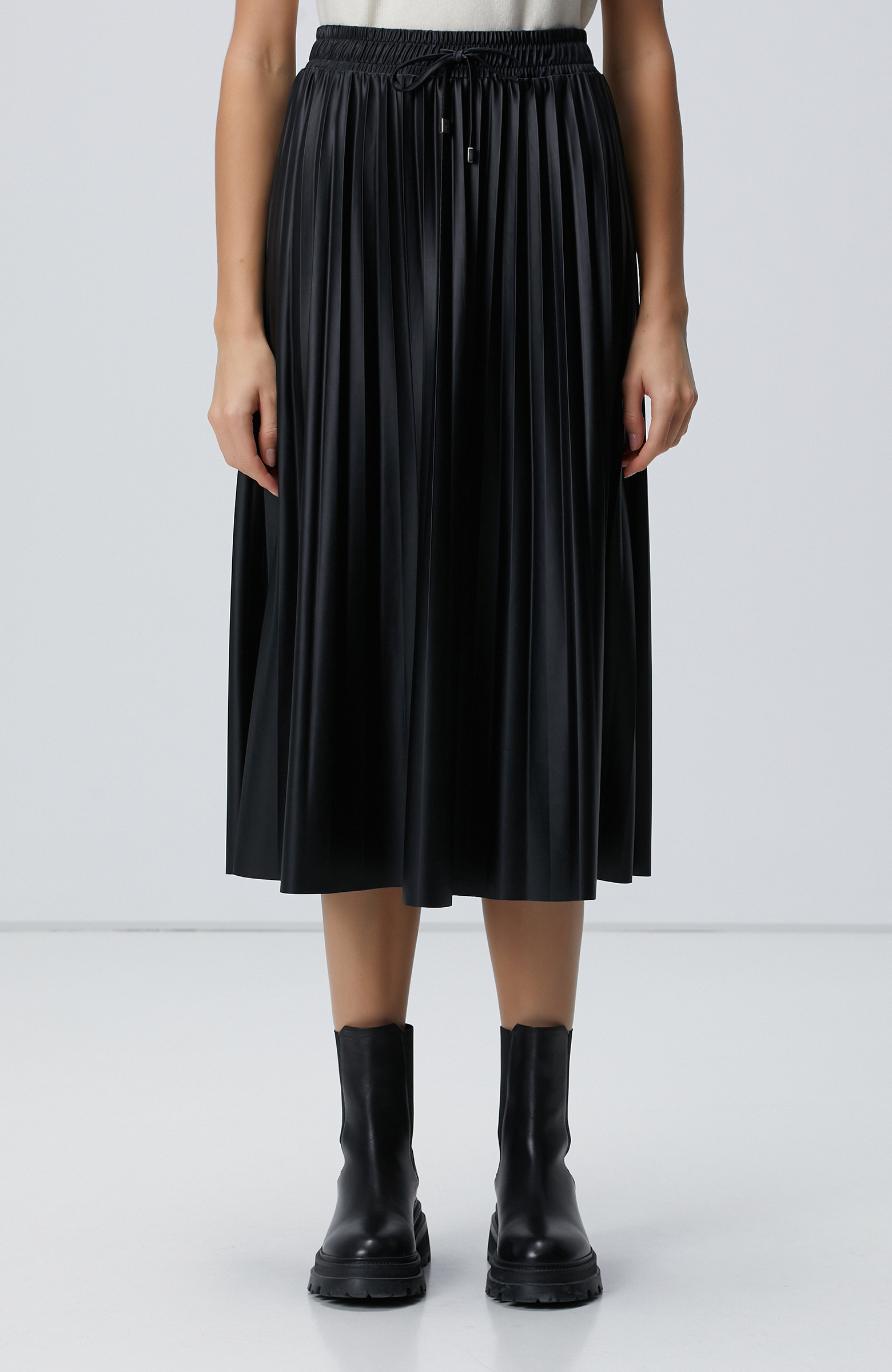 Siyah Suni Deri Etek