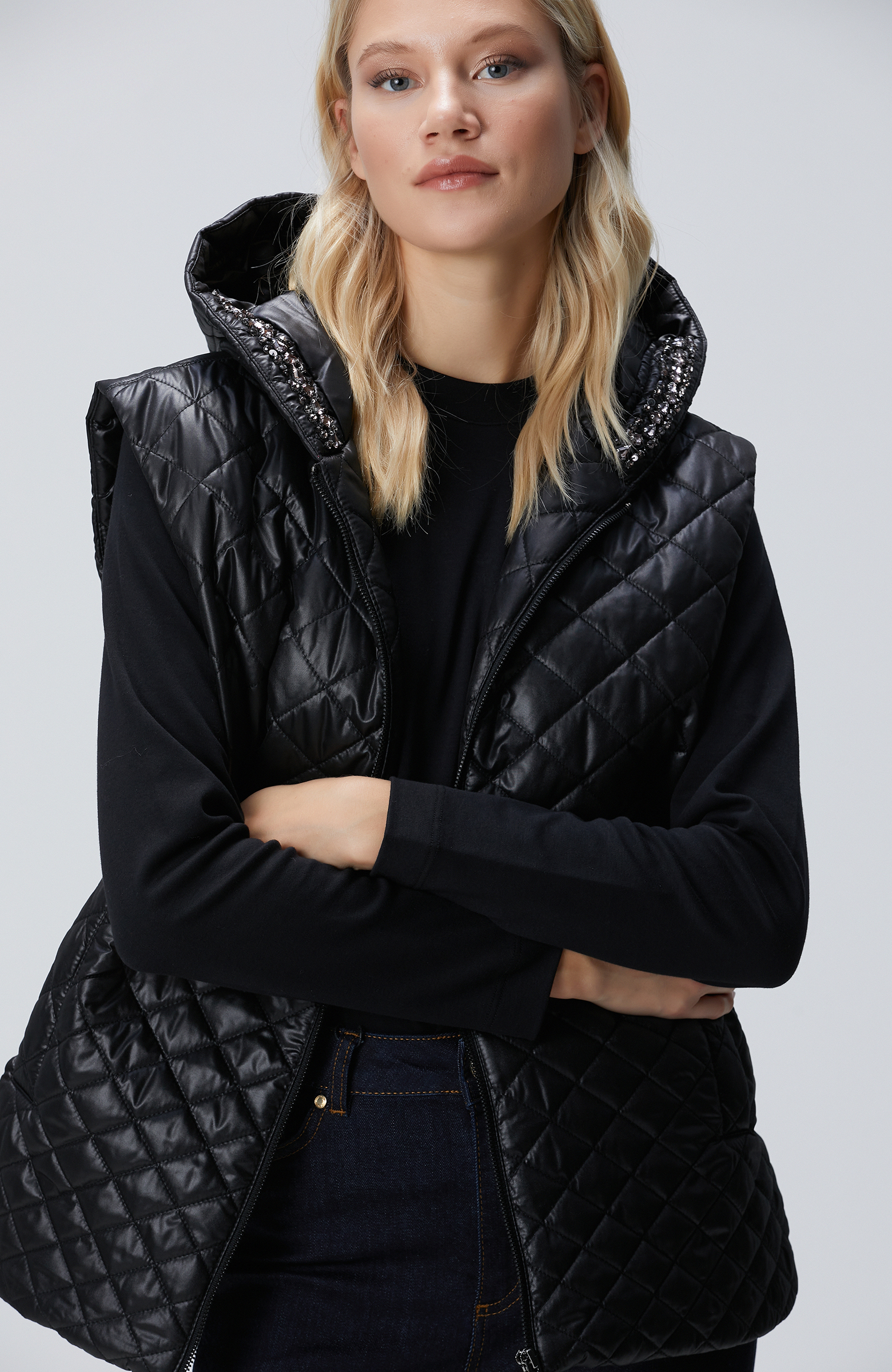 Siyah Kapitoneli Casual Yelek