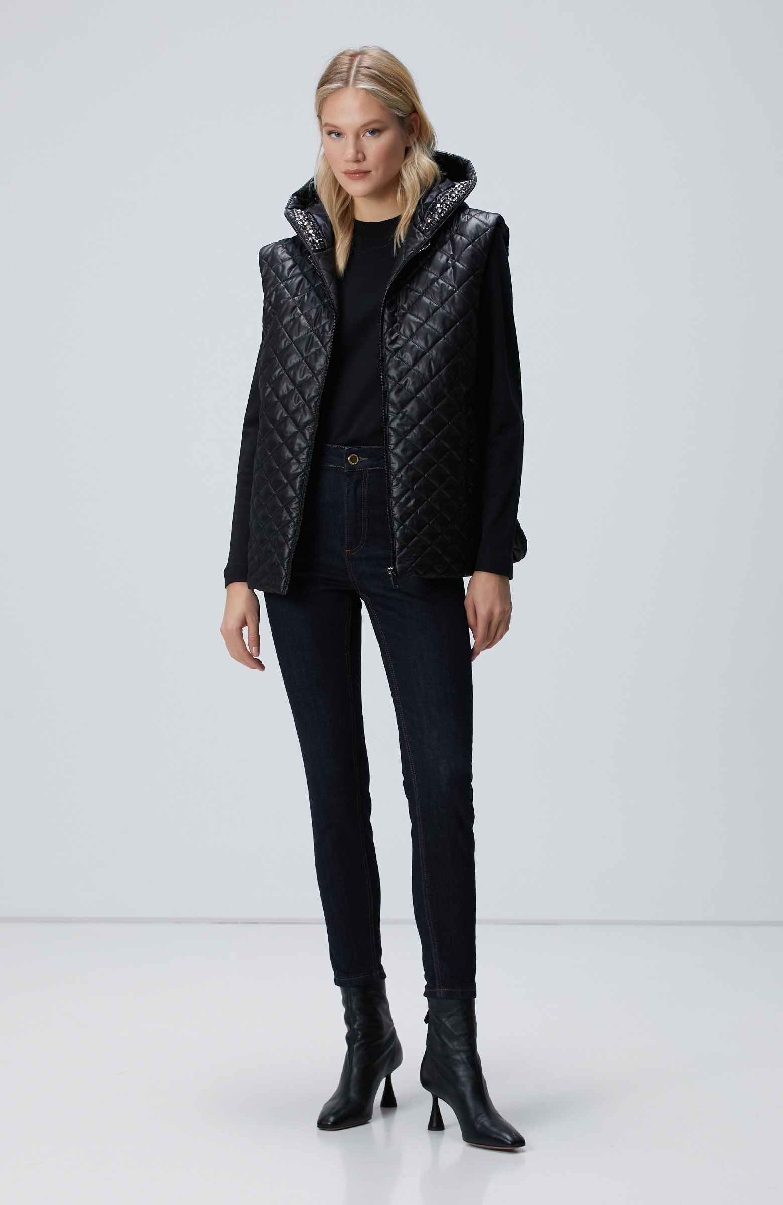 Siyah Kapitoneli Casual Yelek