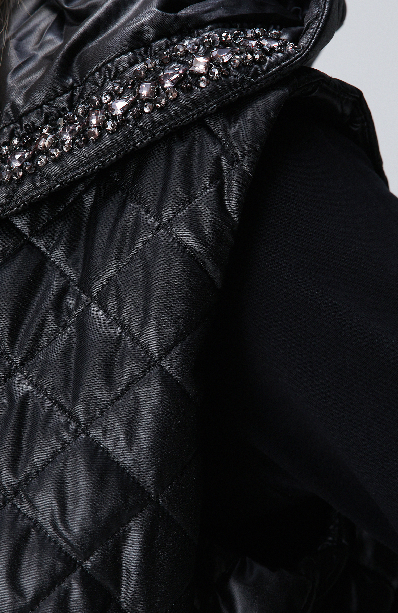 Siyah Kapitoneli Casual Yelek