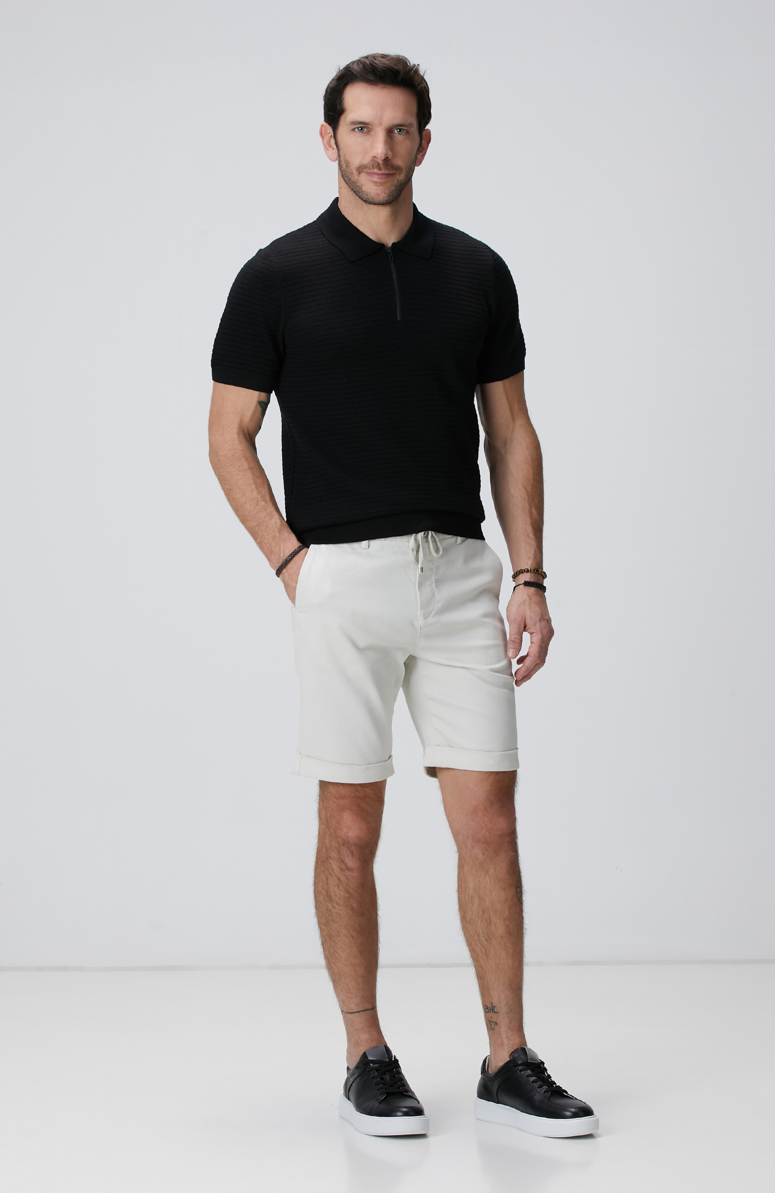 Siyah Kısa Kollu Kazak