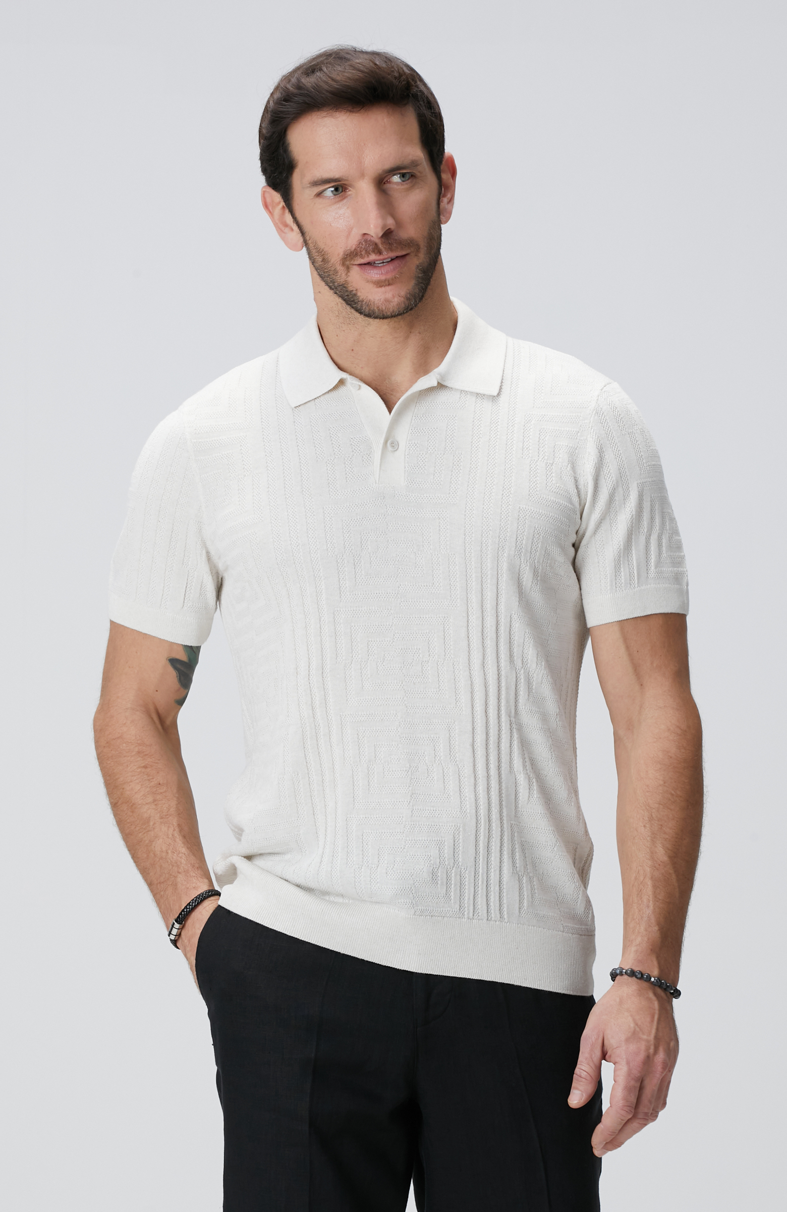 Kırık Beyaz Triko Kazak