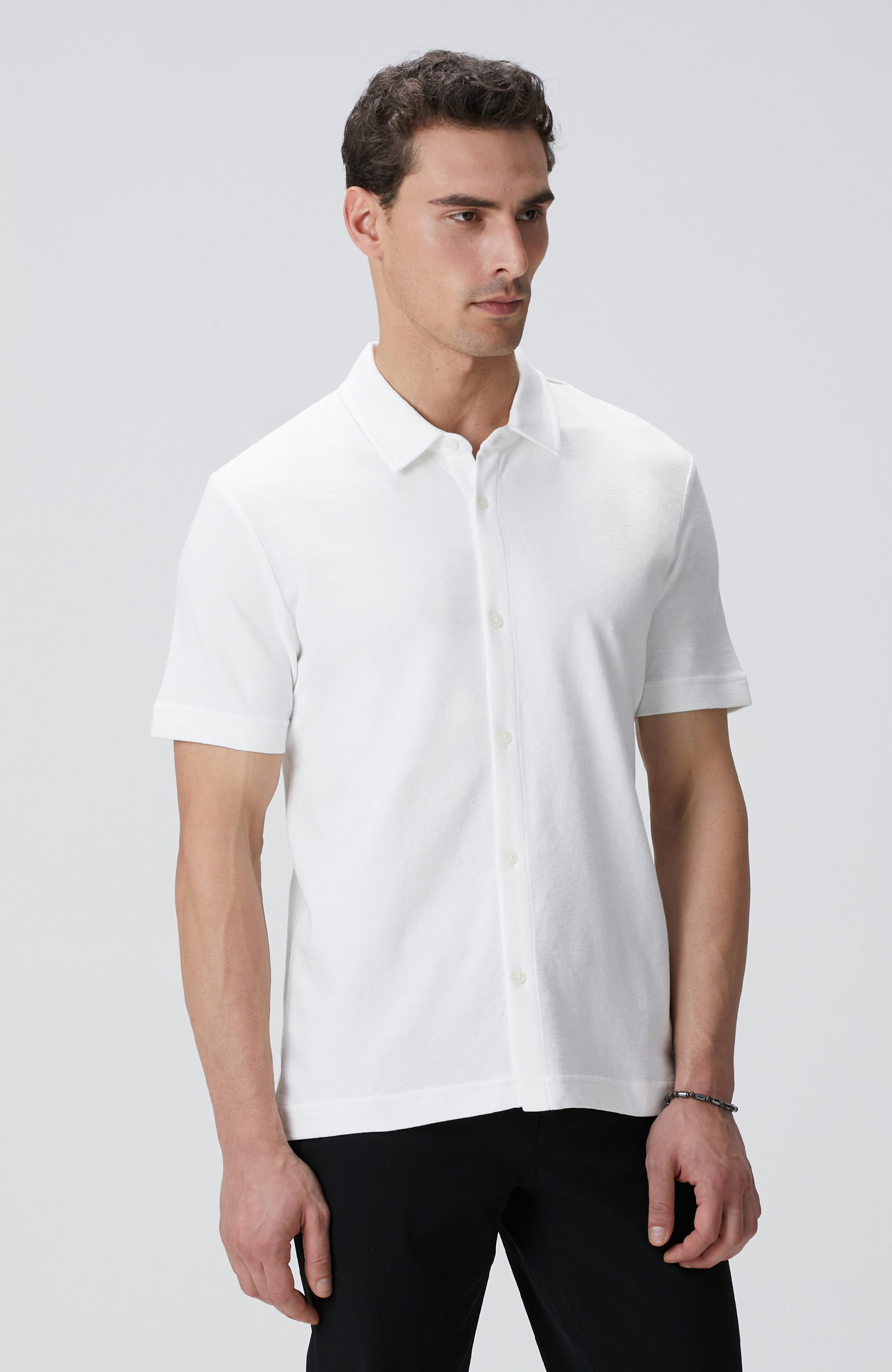 Kırık Beyaz Jakarlı Gömlek