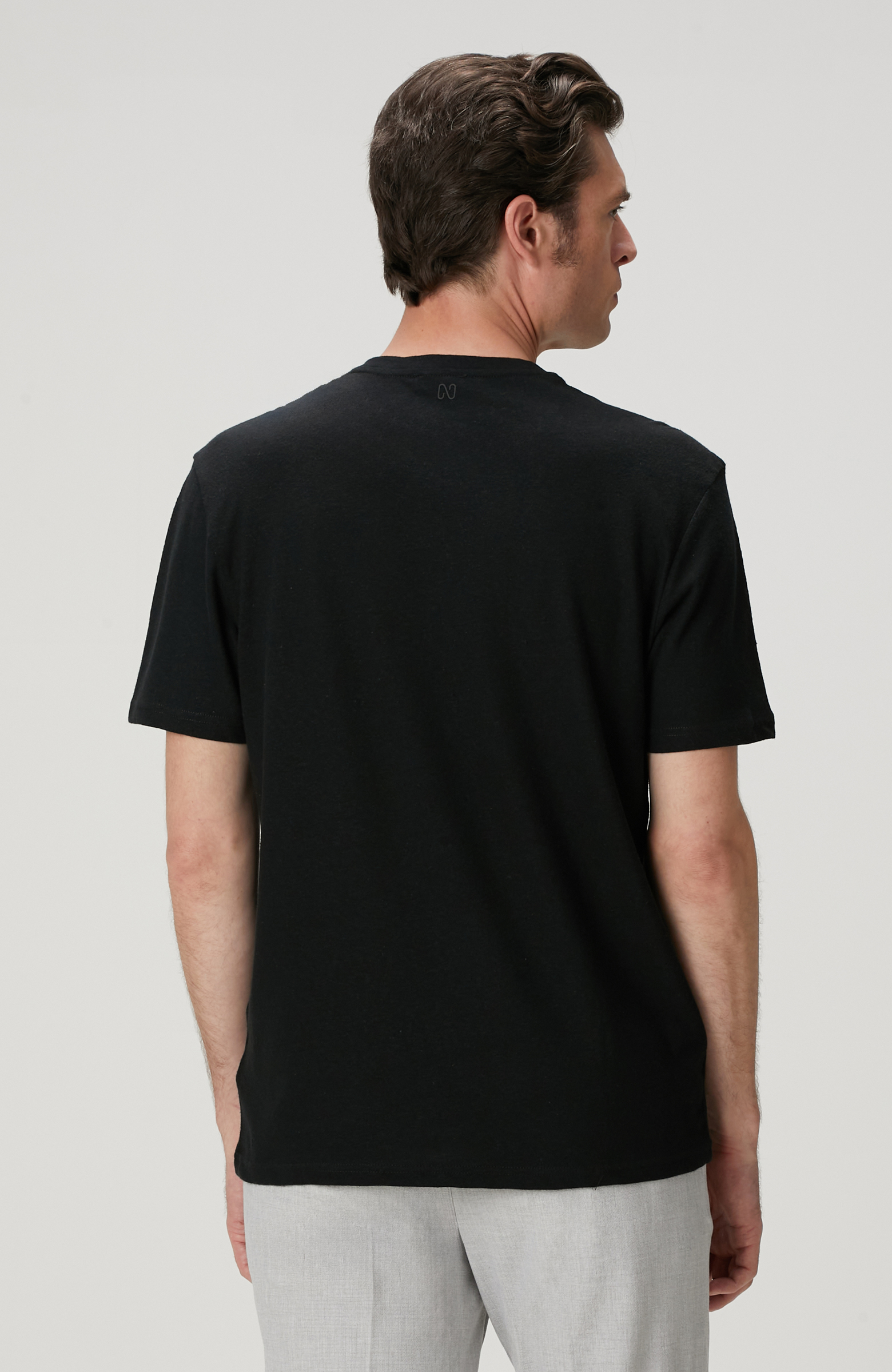 Siyah Keten Karışımlı T-shirt