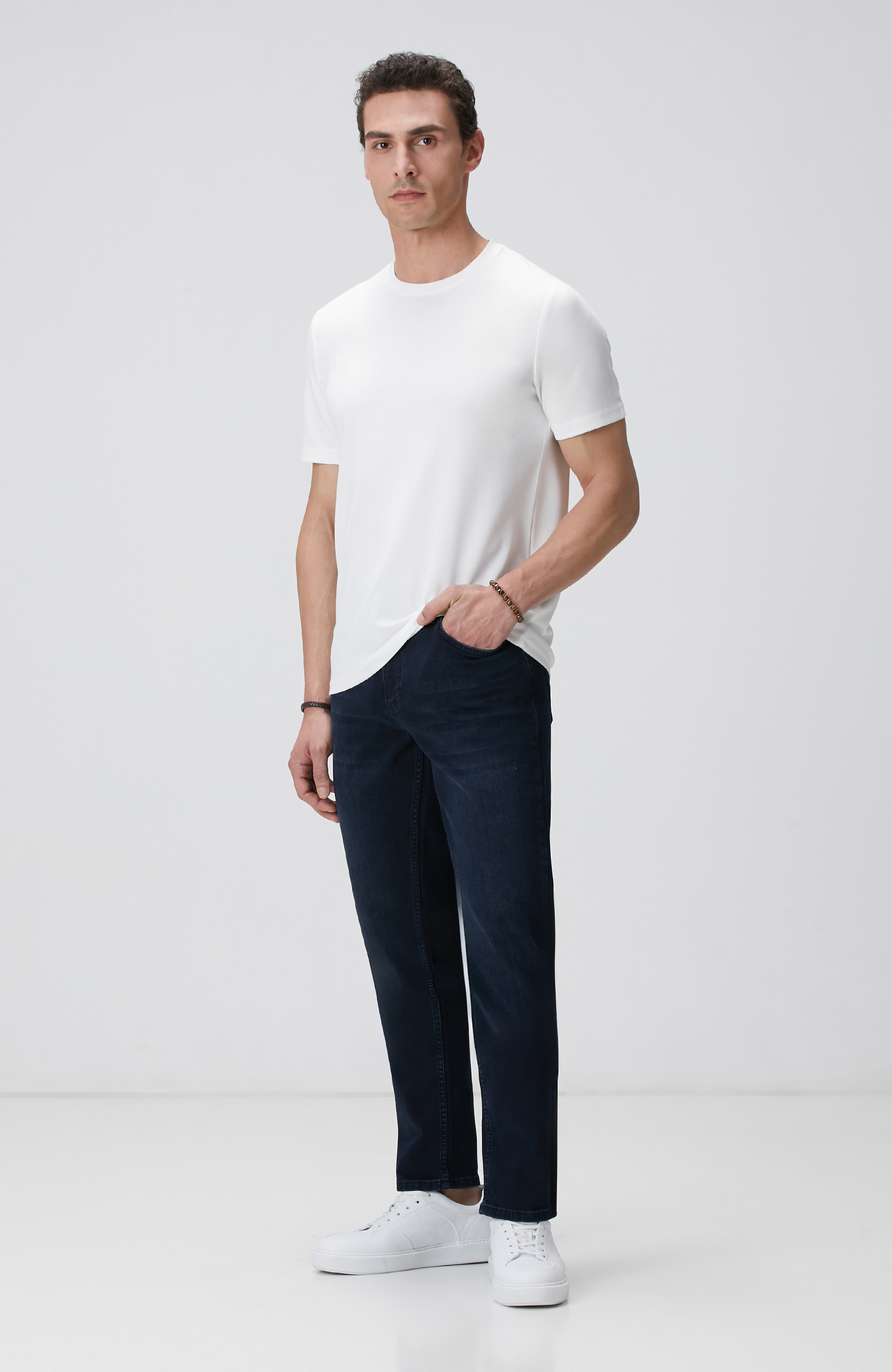 Kırık Beyaz Basic T-shirt