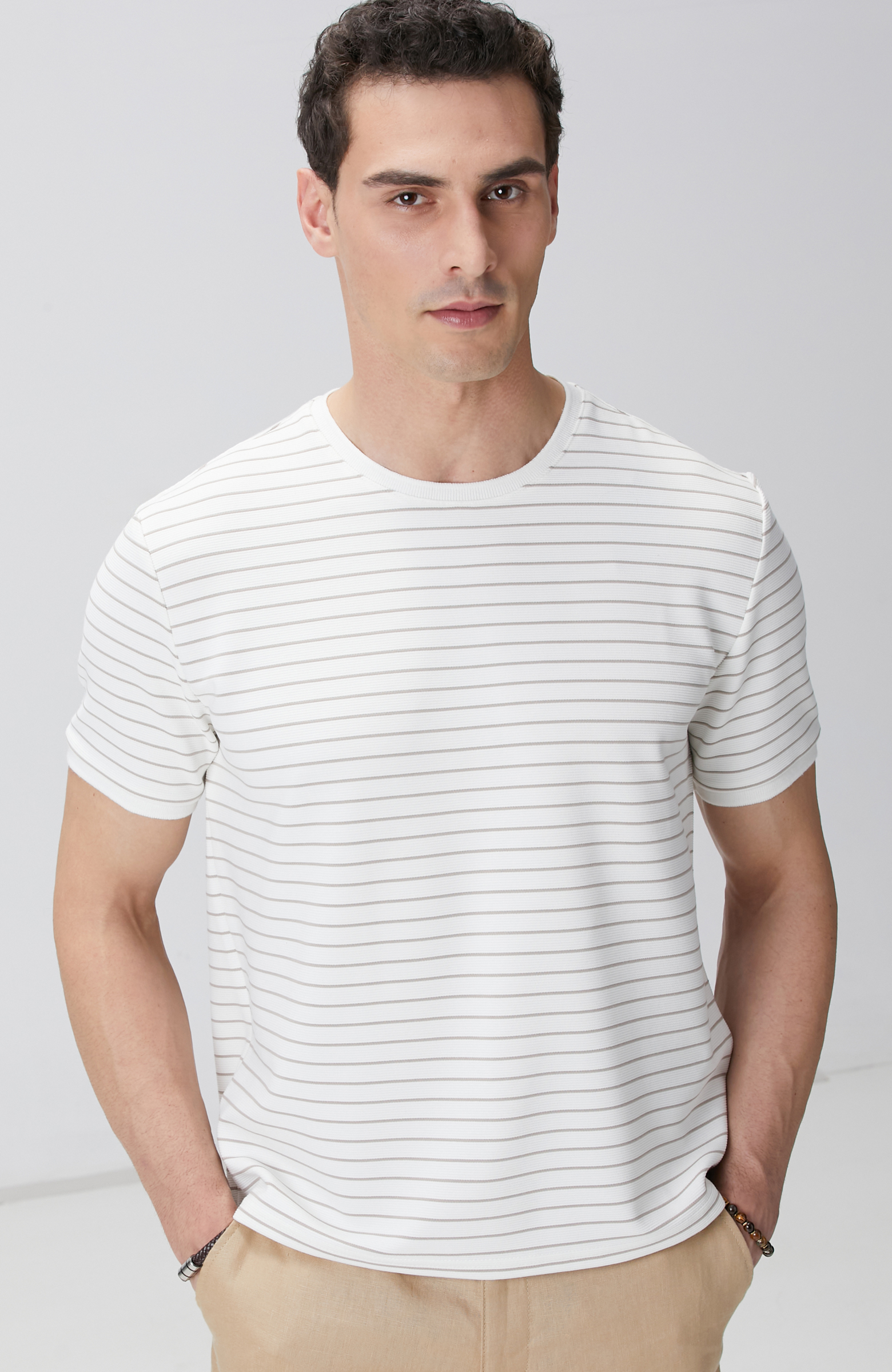 Kırık Beyaz Bej T-shirt