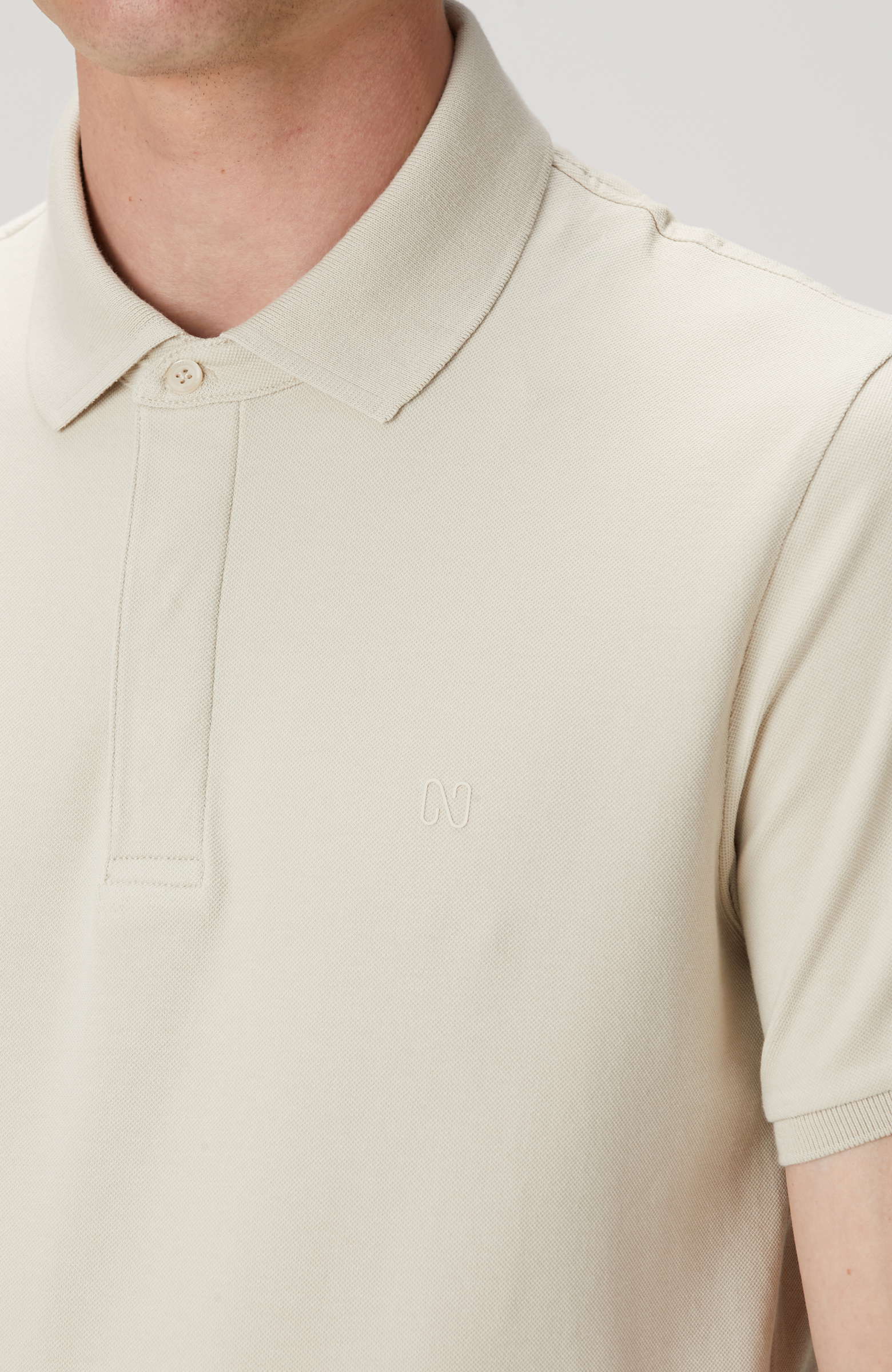 Bej Polo Yaka Gizli Patlı Desenli T-shirt