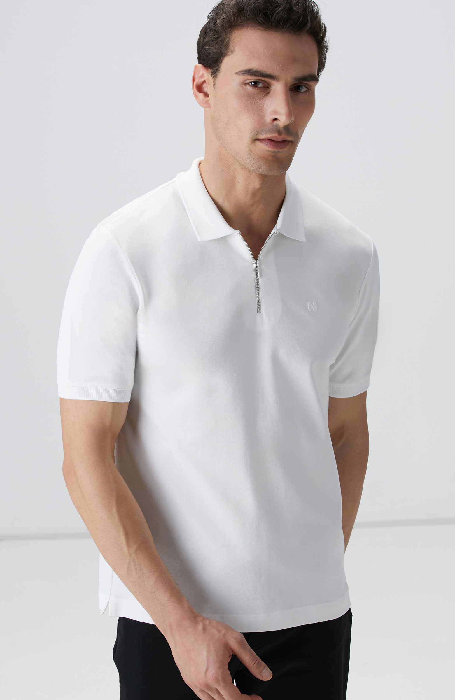 Kırık Beyaz Polo Yaka Örme T-shirt