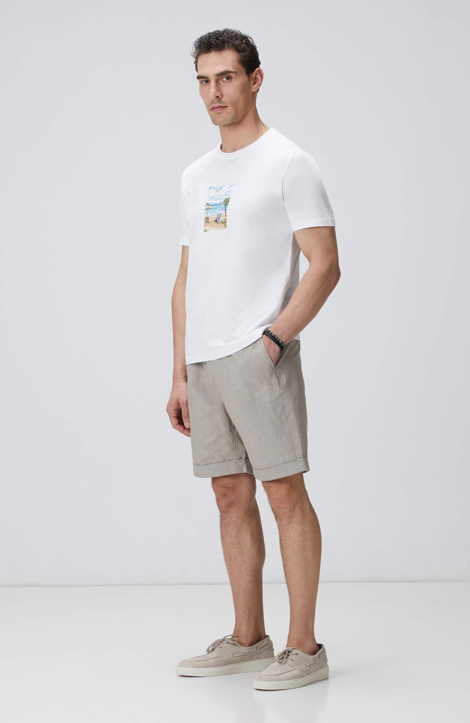 Kırık Beyaz Nakışlı Örme T-shirt