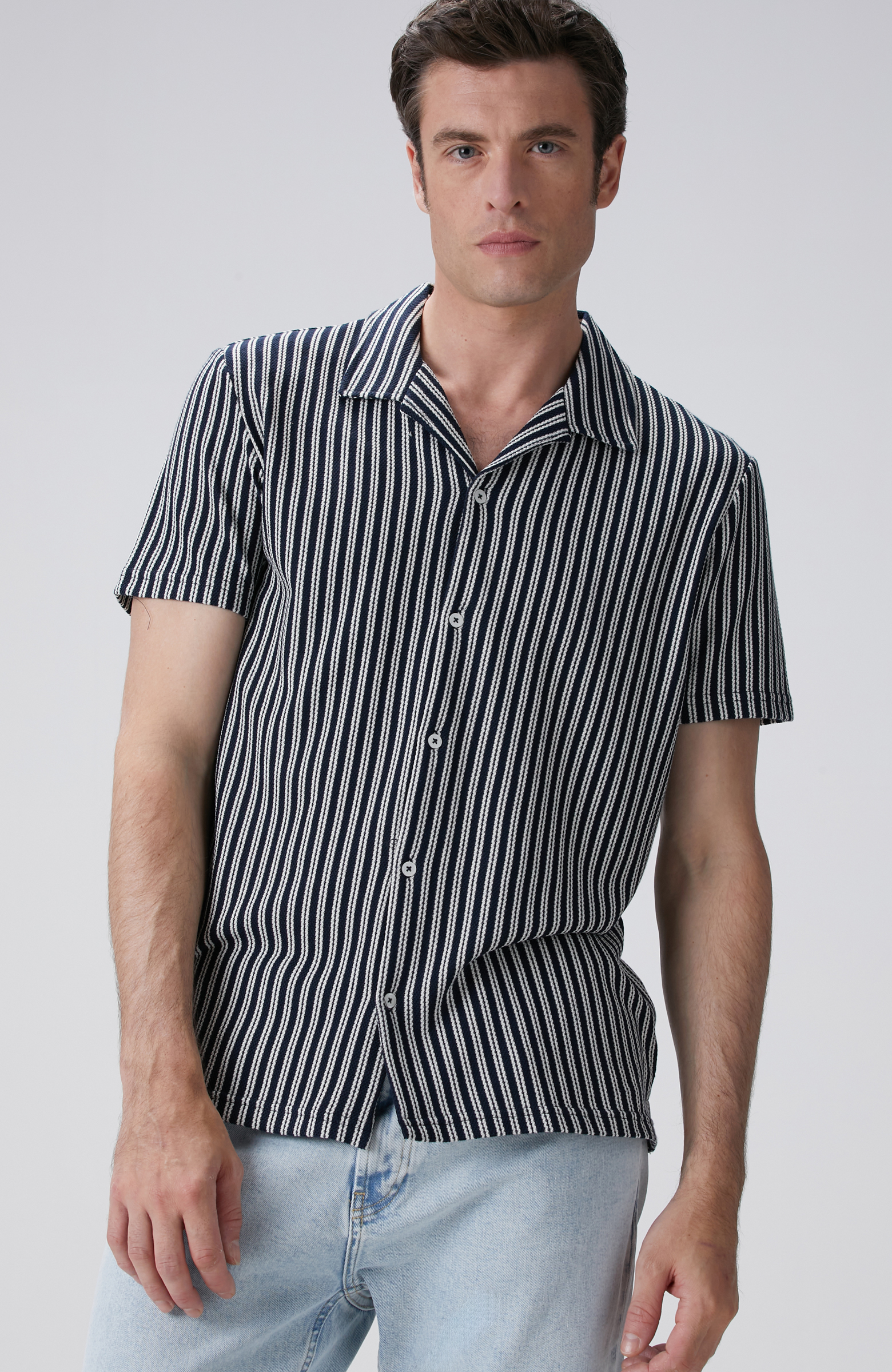 Lacivert Beyaz Gömlek