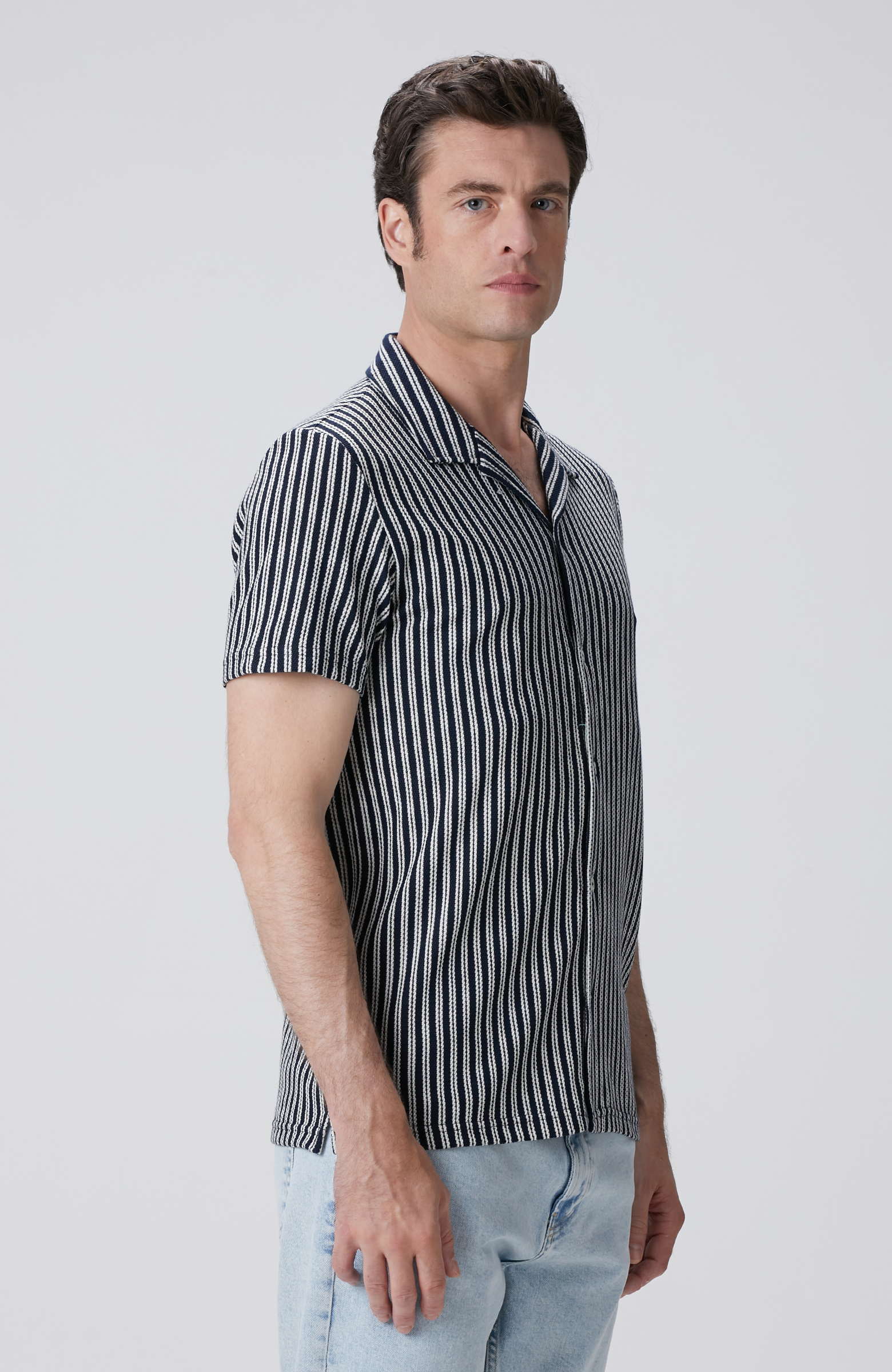 Lacivert Beyaz Gömlek